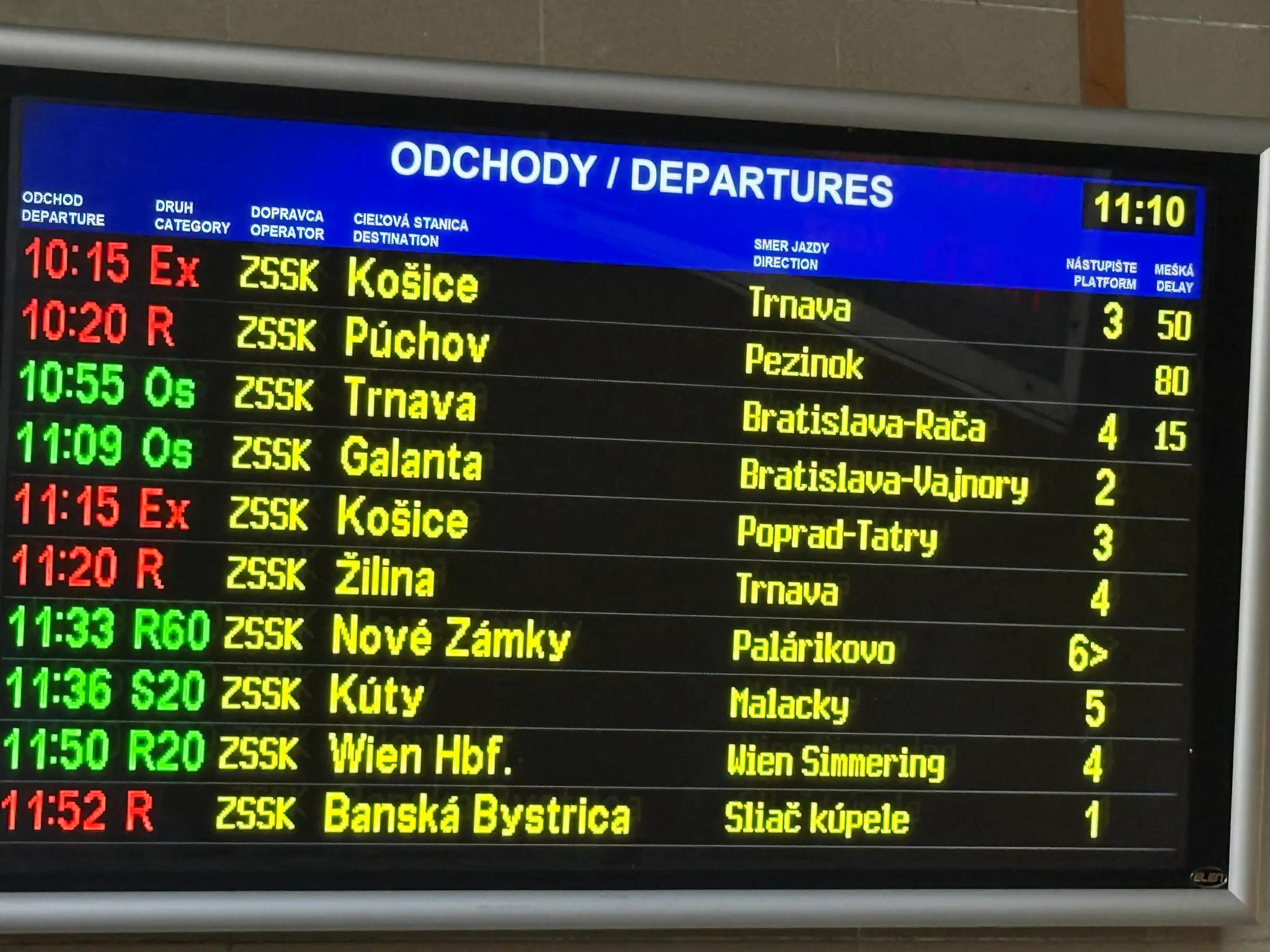 Poškodené vedenie ochromilo vlakovú dopravu.