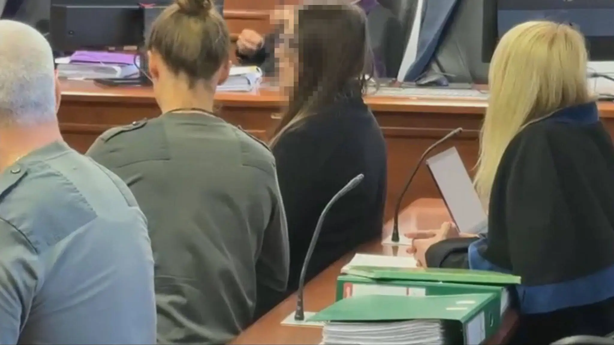 Matka obžalovaná z úkladnej vraždy svojich dvoch dcér sa postavila pred súd