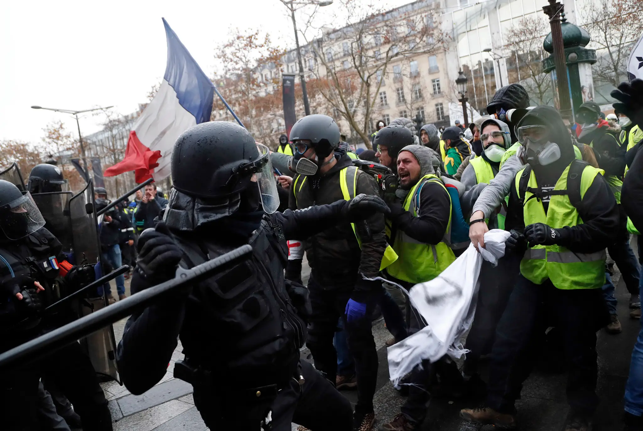 Protivládne protesty v Paríži