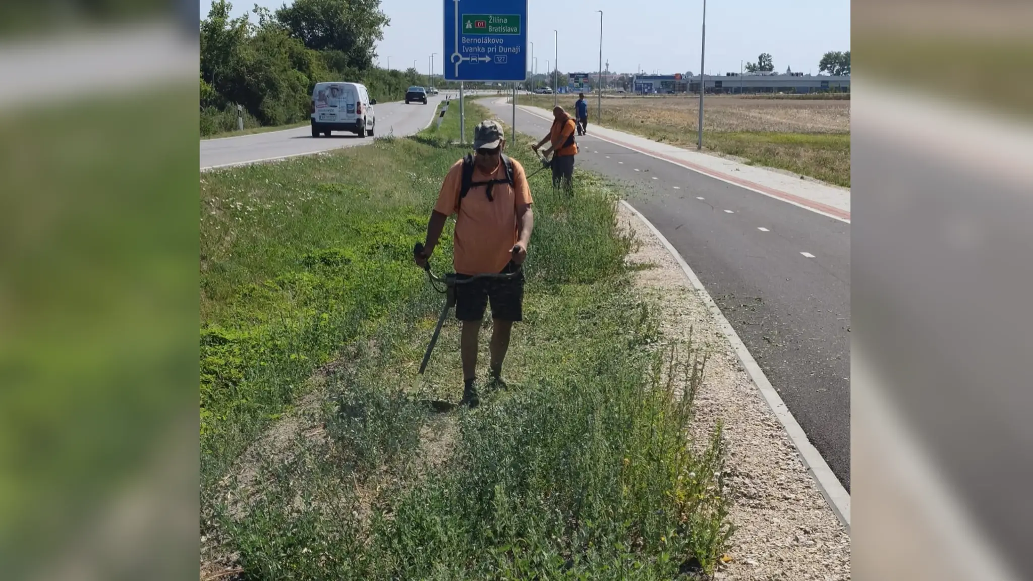 Starostka ich pochválila za prácu v horúčavách.