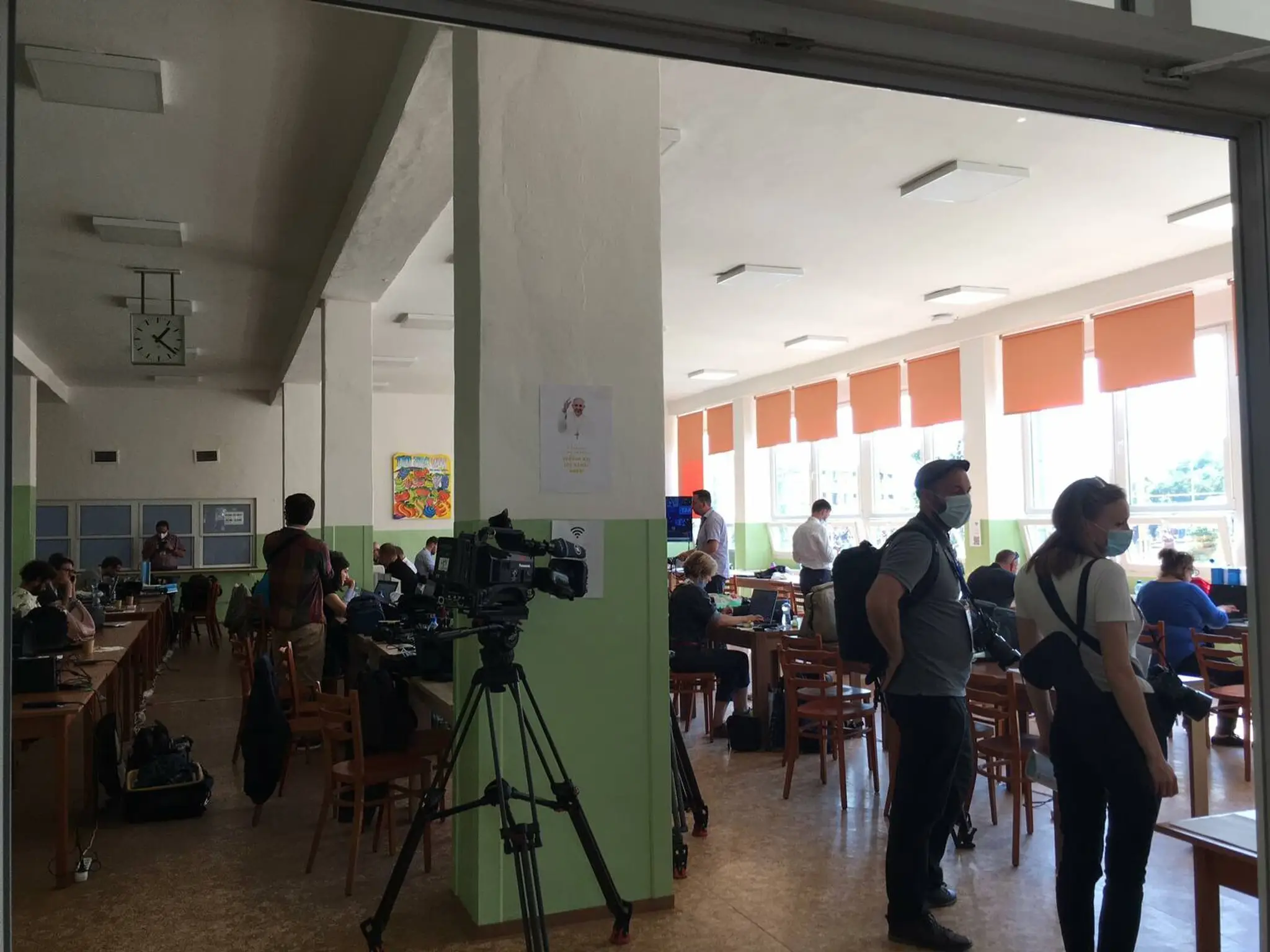 Novinári majú svoje press centrum v škole na Luníku IX.