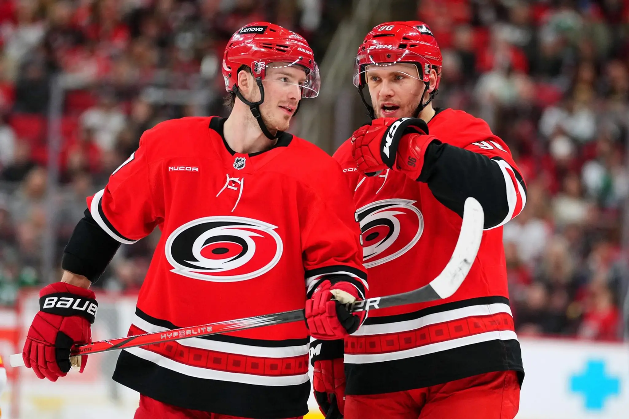 Andrei Svechnikov a Mikko Rantanen