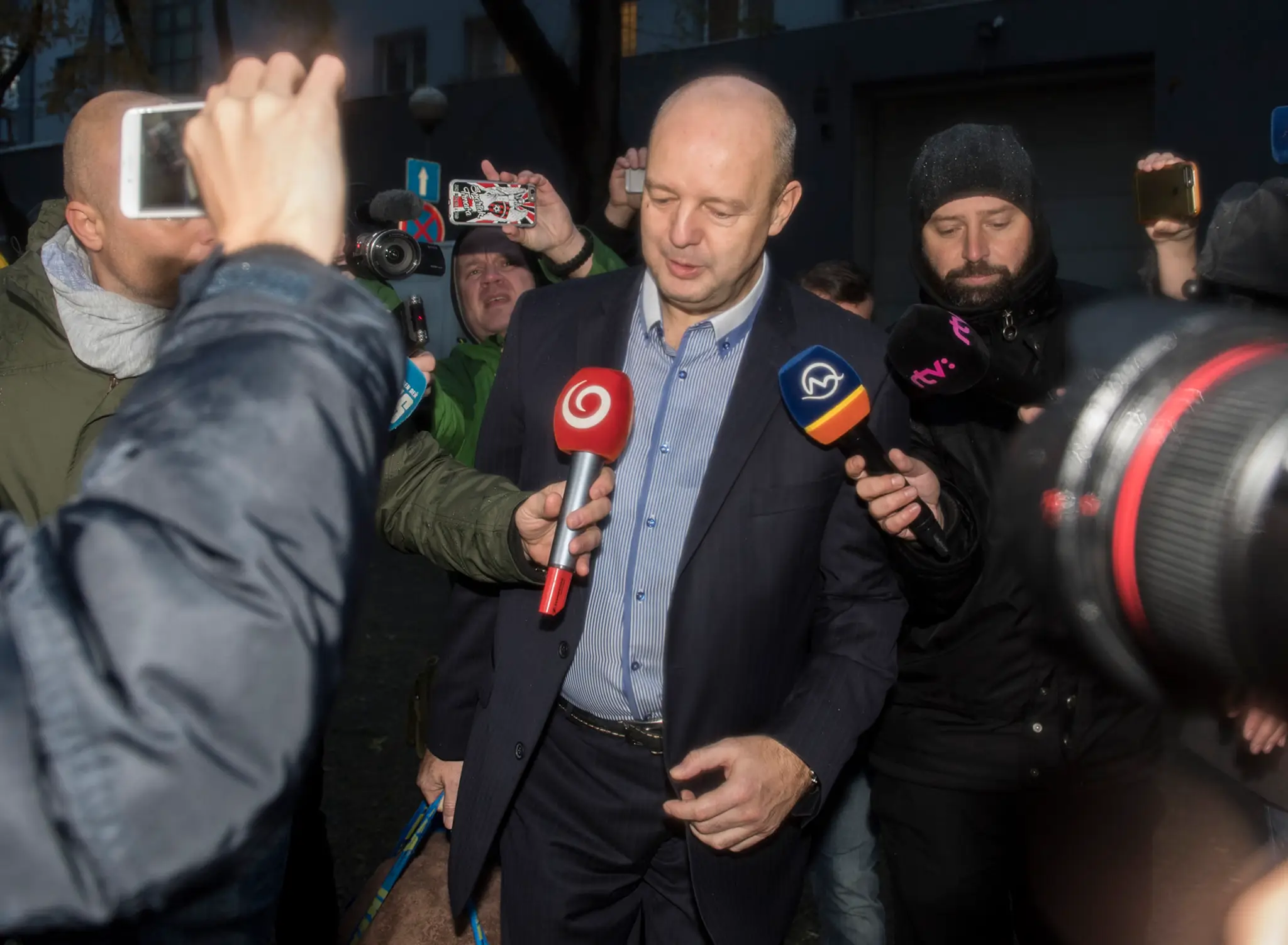 Exminister Pavol Rusko po prepustení z väzby v Bratislave.