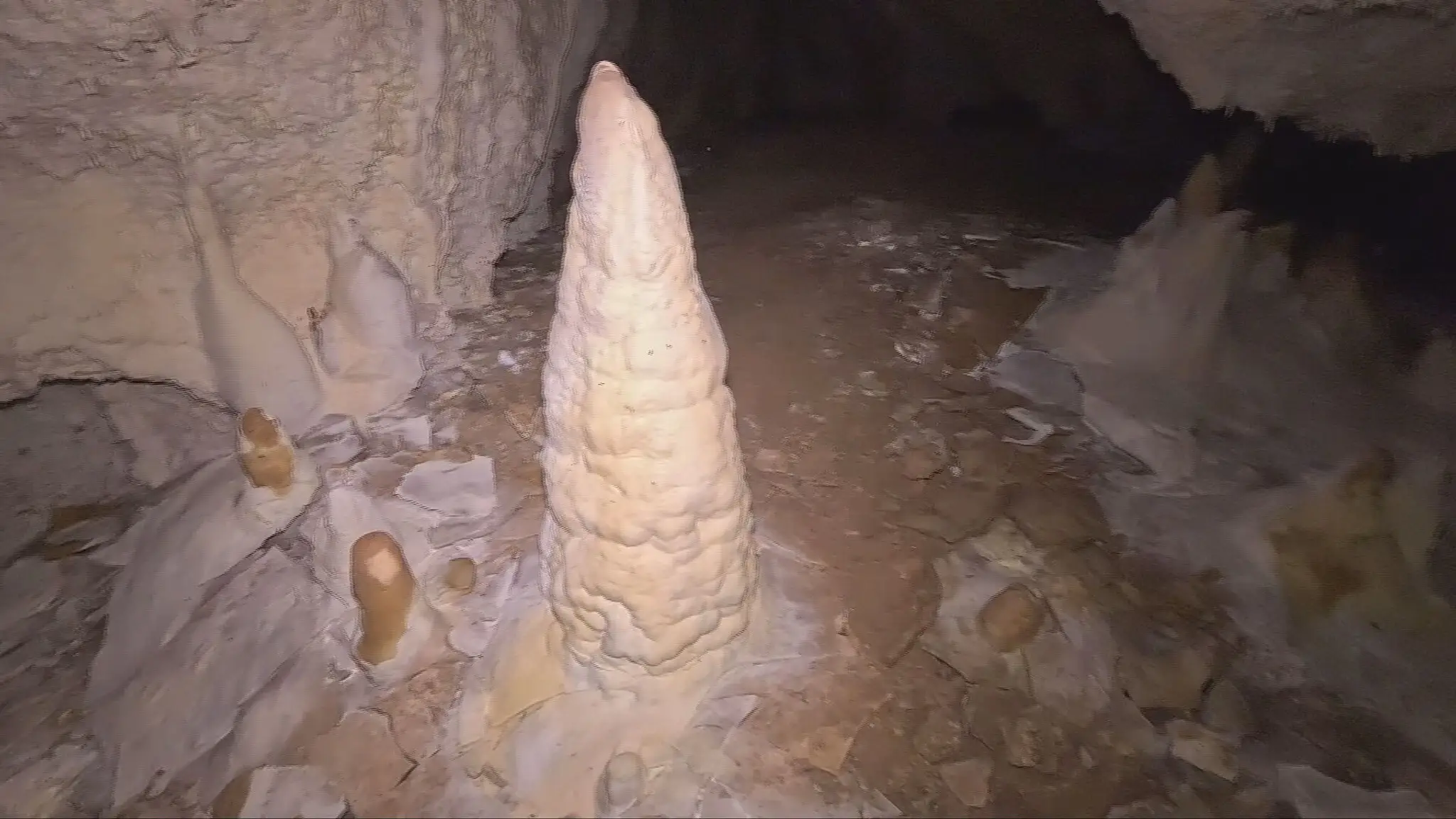V Strážovských vrchoch objavili novú jaskyňu.