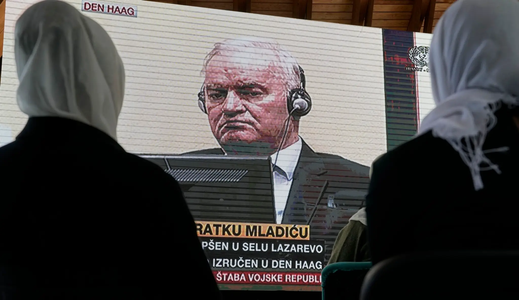Ženy zo Srebrenice sledujú priamy prenos z Haagu v súvislosti s odvolaním bývalého veliteľa bosnianskosrbských síl Radka Mladiča