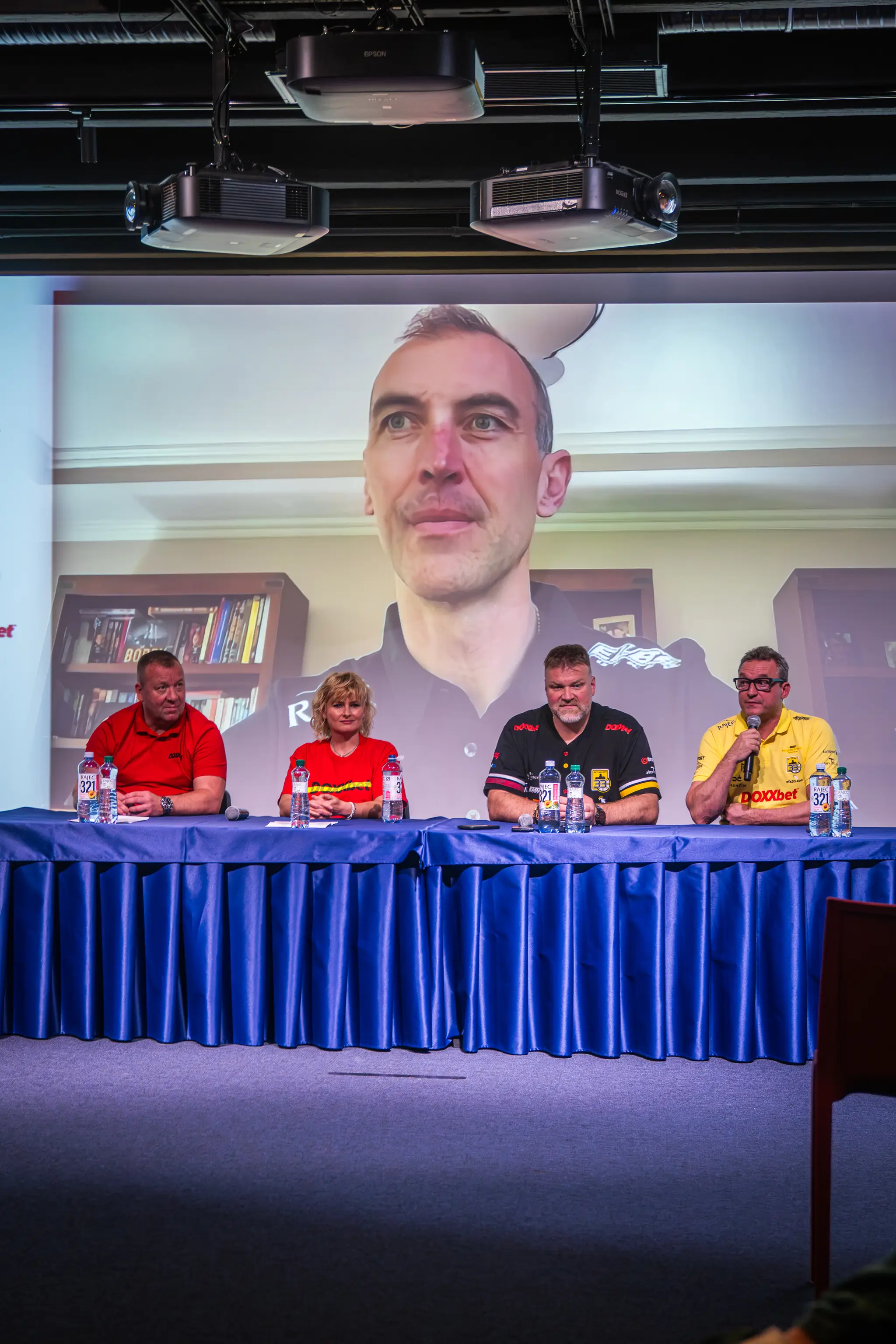 Chára mení dres a prináša hviezdnu exhibíciu do Trenčína
