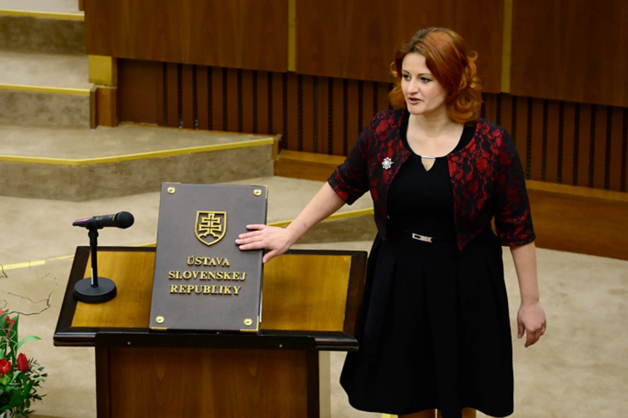 Natália Blahová (SaS) skladá poslanecký sľub.