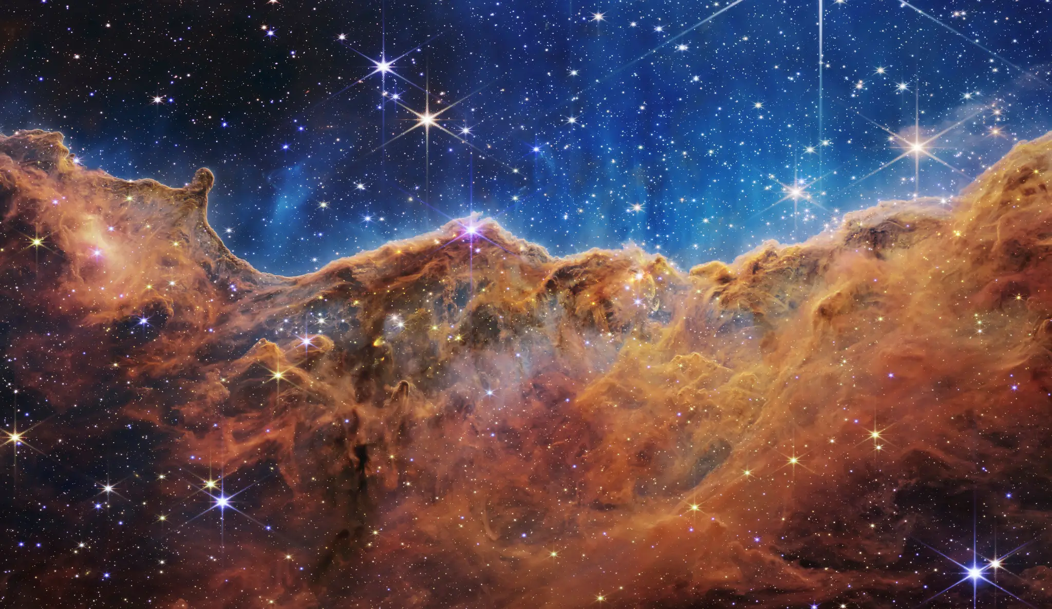 Na snímke zverejnenej americkým Národným úradom pre letectvo a vesmír (NASA) emisná hmlovina NGC 3324 v súhvezdí Kýl zhotovená kamerou NIRCam vesmírneho teleskopu Jamesa Webba.