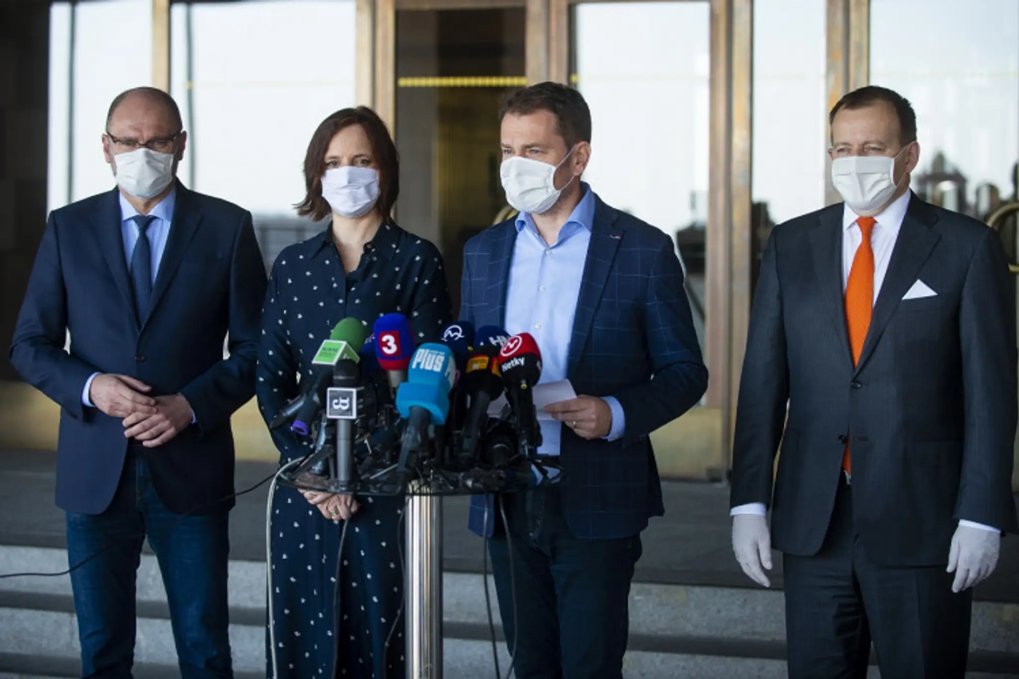 Richard Sulík (SaS), Veronika Remišová (Za ľudí), Igor Matovič (OĽANO) a Boris Kollár (Sme rodina) na tlačovom brífingu o predstavení novej vládnej koalície/18.marec 2020