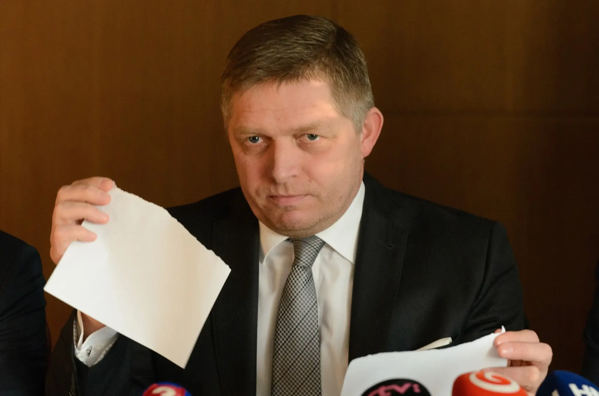 Na snímke predseda vlády SR Robert Fico počas tlačovej konferencie na Mestskom úrade v Zlatých Moravciach.