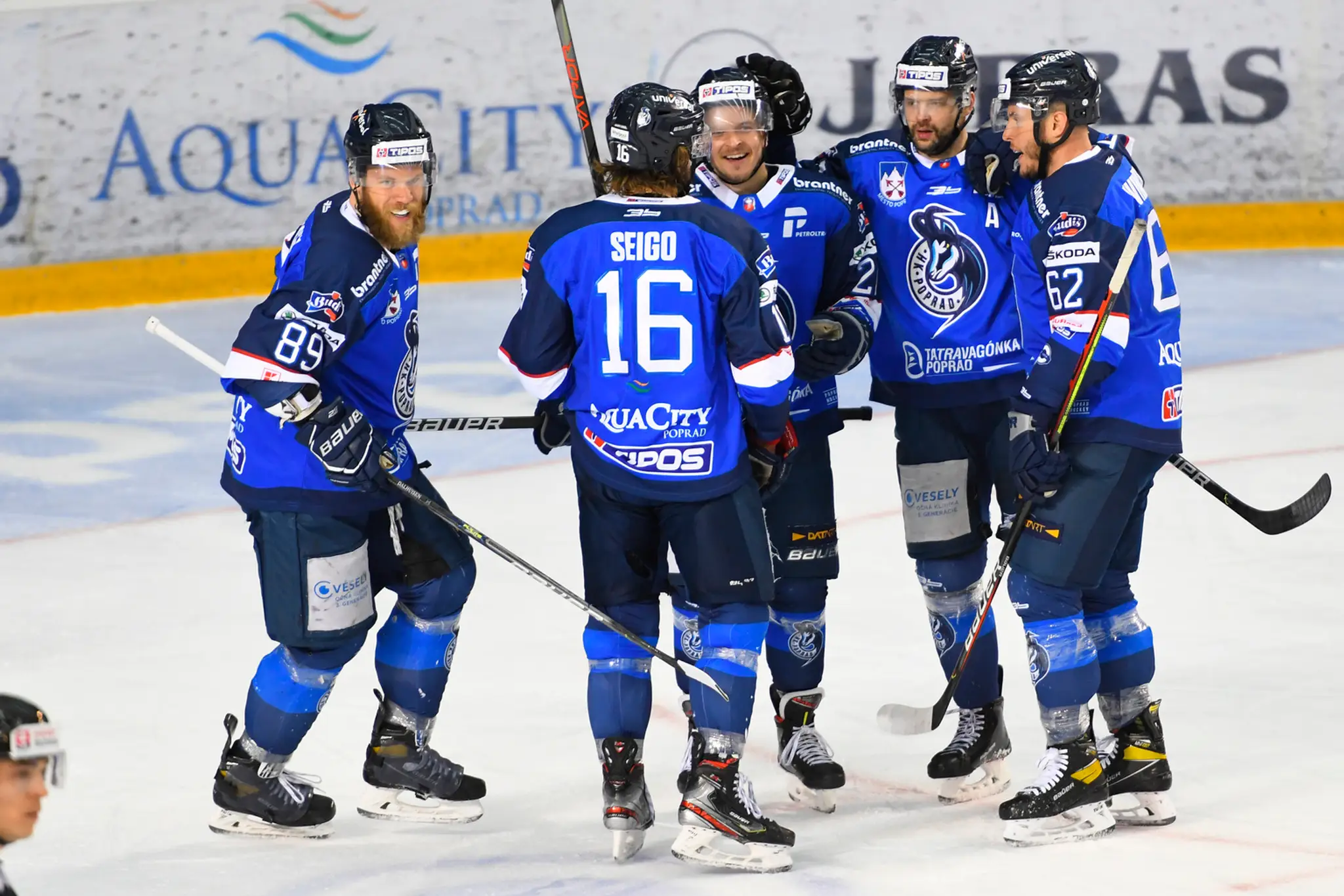 Gólová radosť hráčov Popradu v semifinále Kaufland play off Tipos extraligy proti Michalovciam.