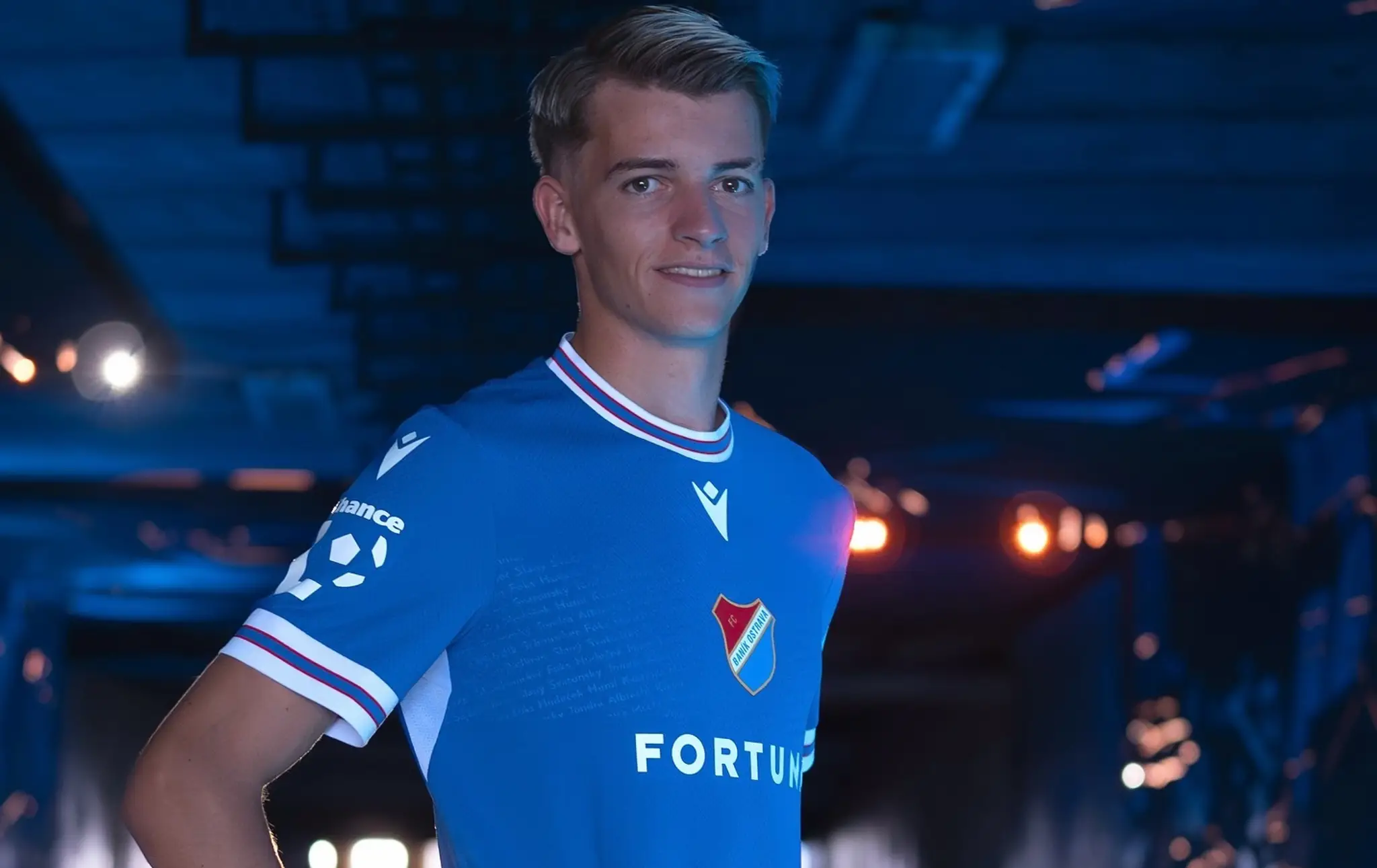 Artúr Musák už odetý v ostravskom drese.