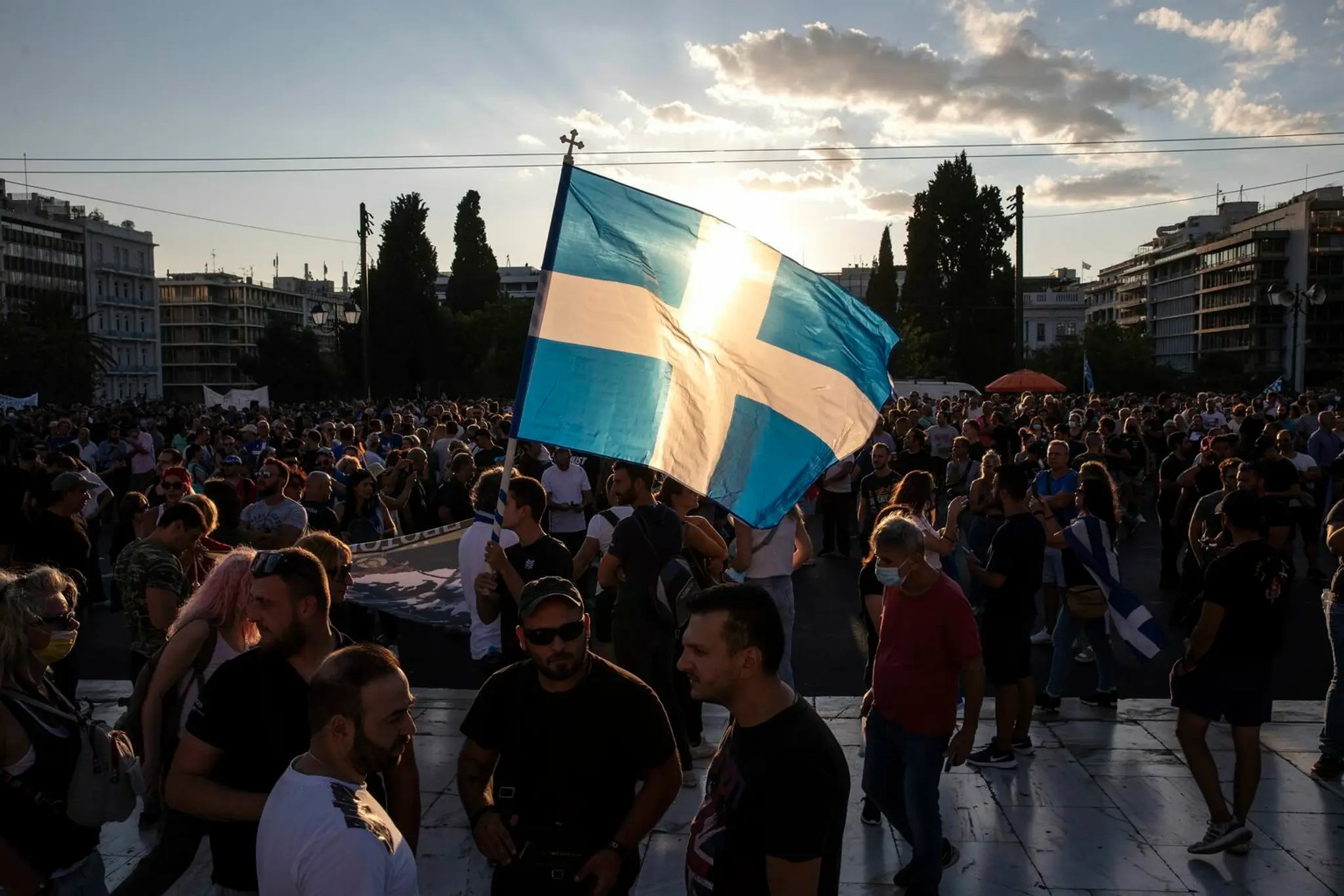 Protest proti povinnému očkovaniu v Grécku