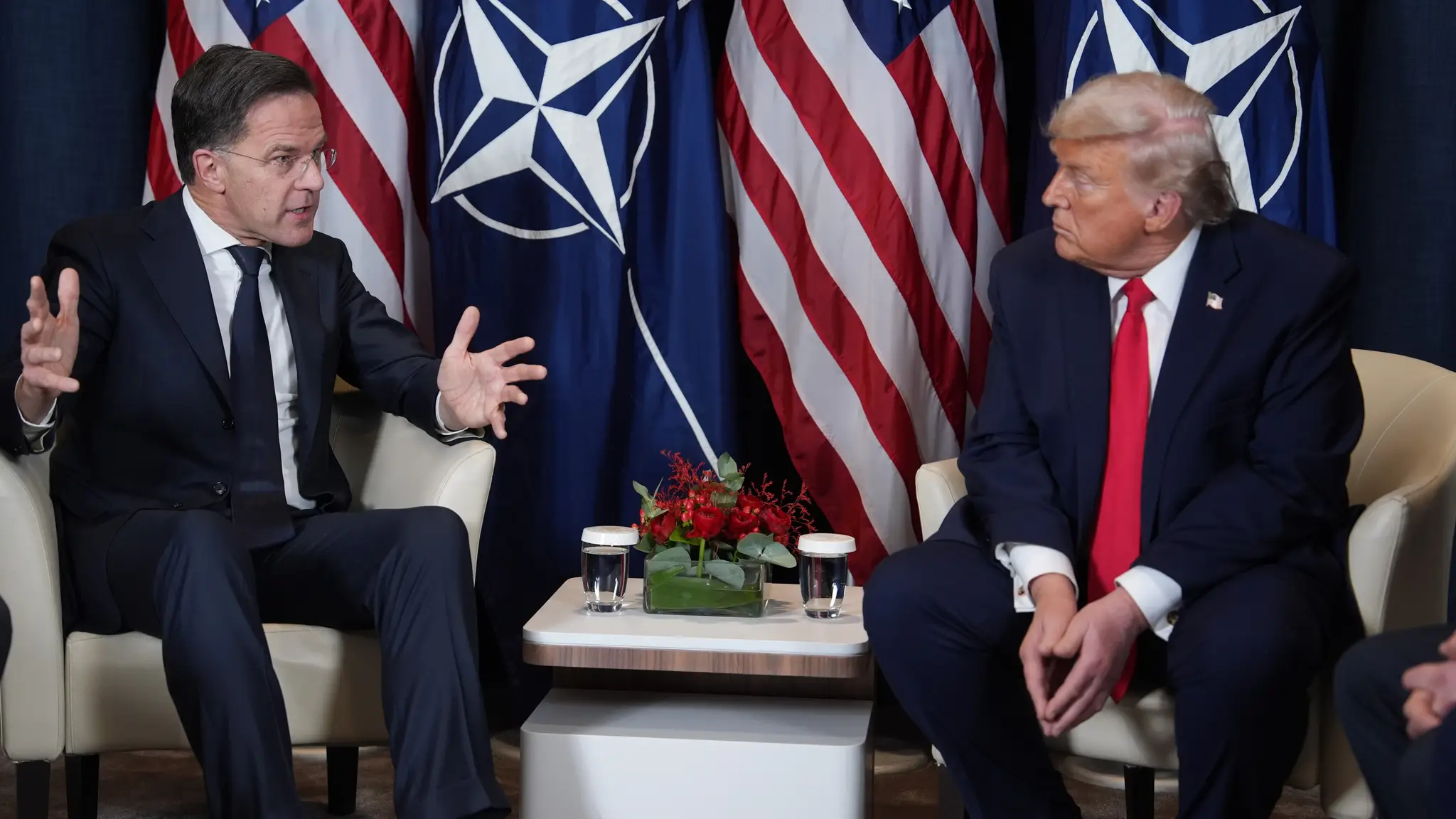 Mark Rutte a Donald Trump. 