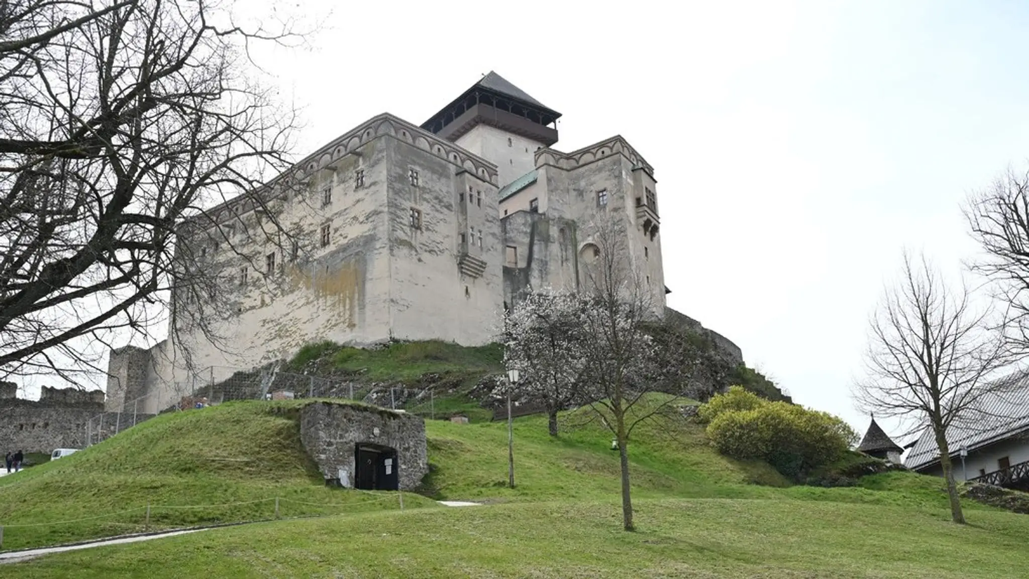 Rekonštrukcia Trenčianskeho hradu.
