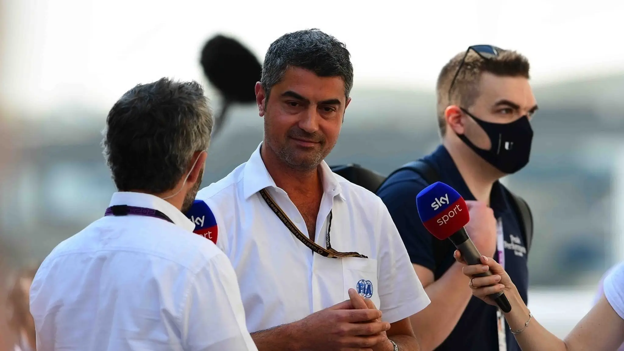 Michael Masi odpovedá na otázky novinárov..jpg