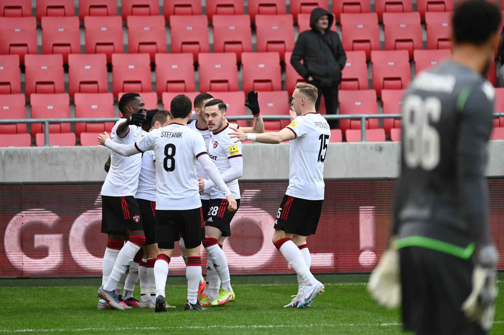 Radosť hráčov Trnavy po strelení gólu počas zápasu 21. kola futbalovej Fortuna ligy medzi FC Spartak Trnava - AS Trenčín.