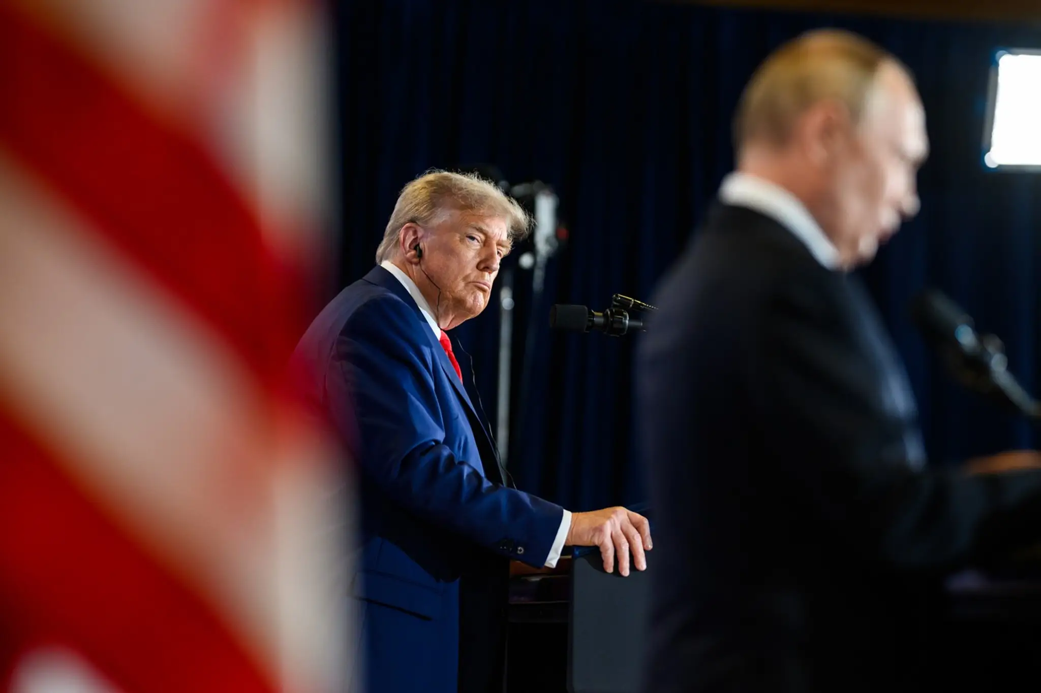 Donald Trump a Vladimir Putin počas samitu na Aljaške.