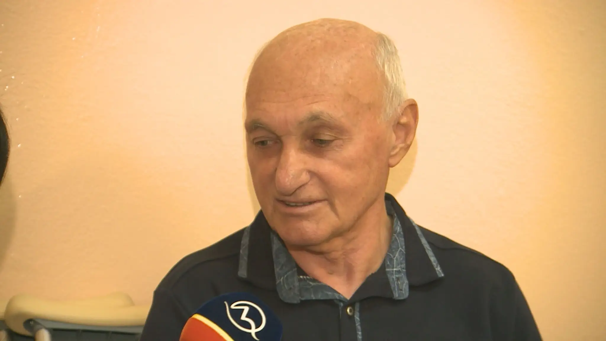 František, ktorému zoperovali zlé koleno.