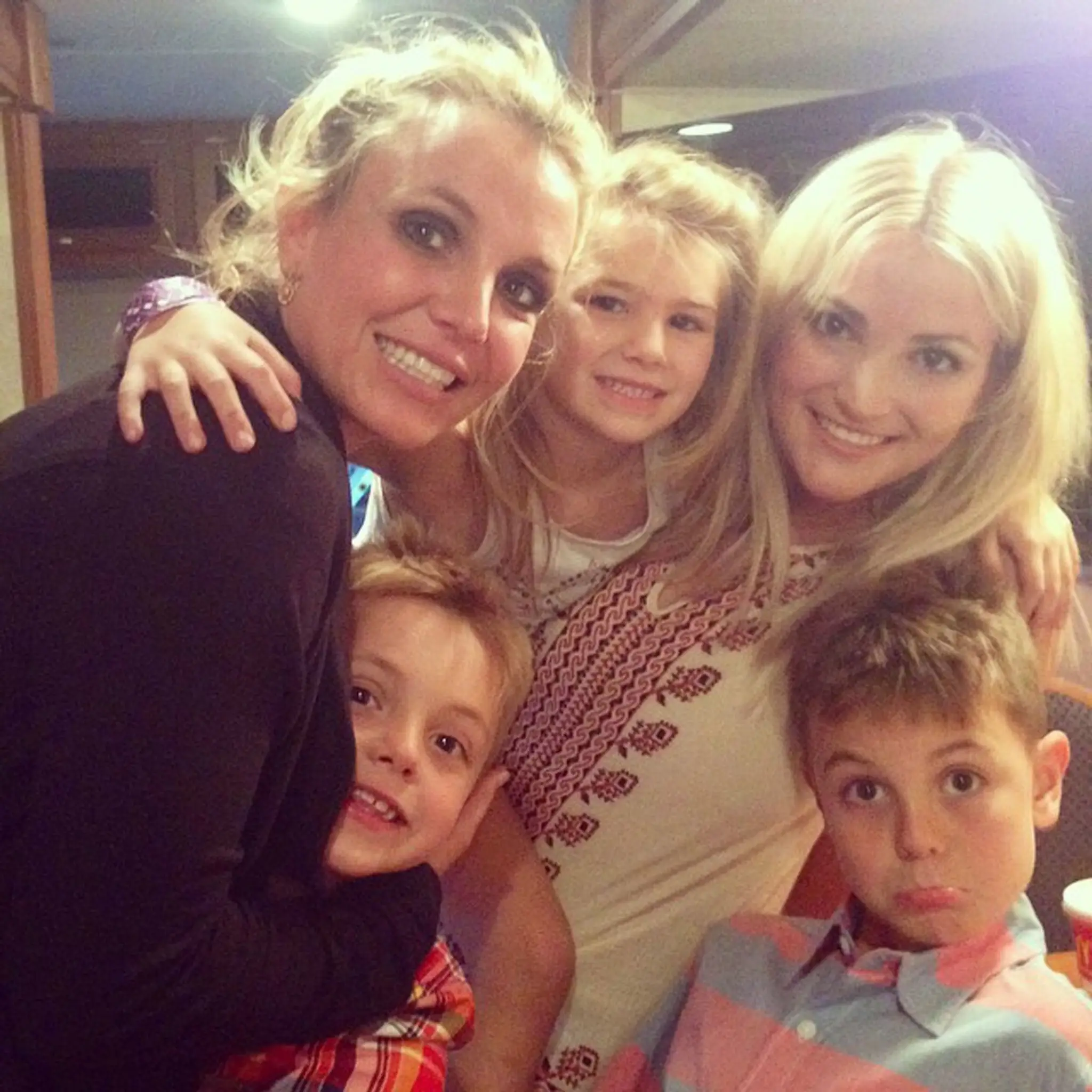 Britney Spears s deťmi a mladšia sestra Jamie Lynn Spears.