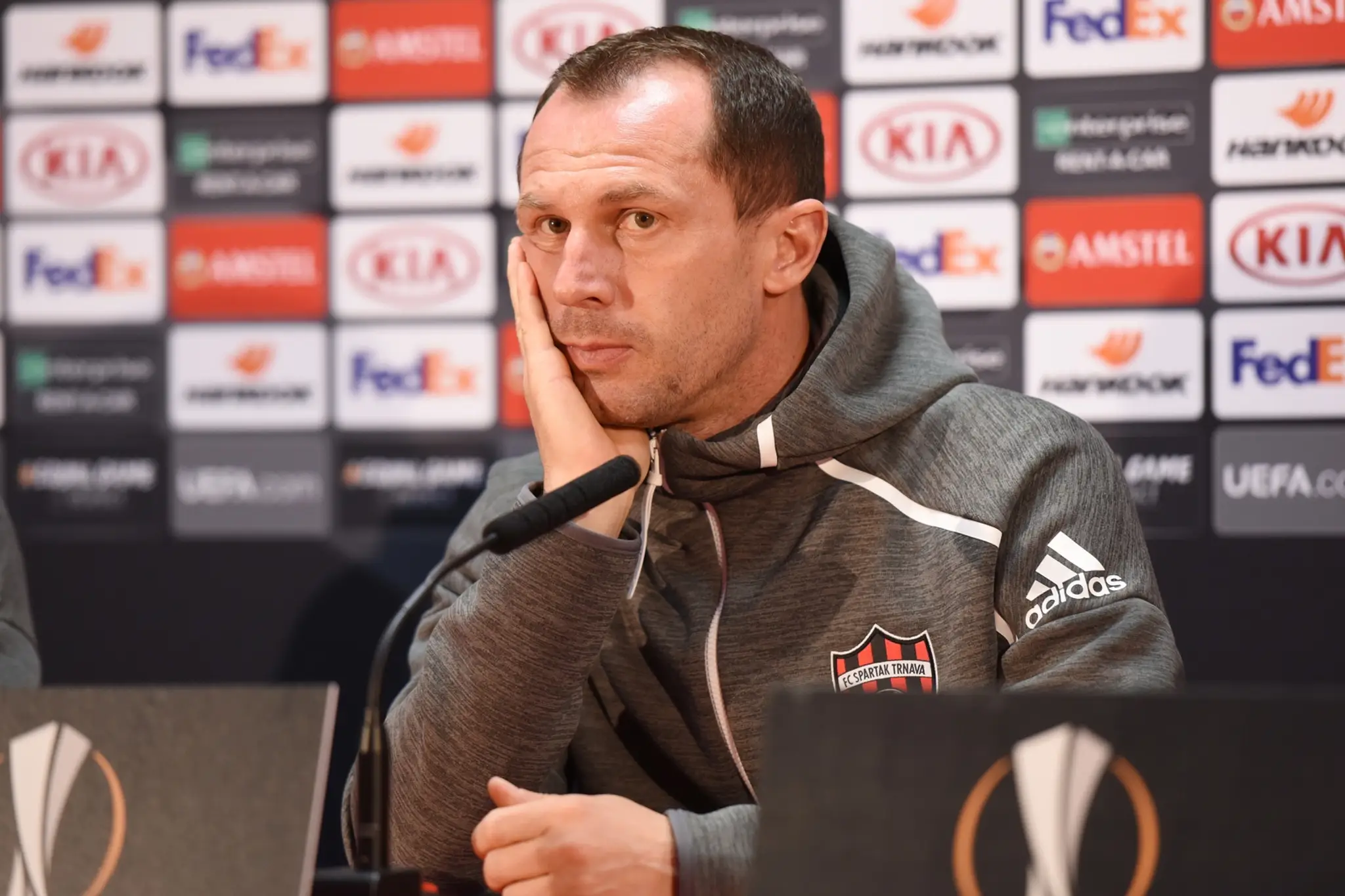 Kouč Trnavy Radoslav Látal na tlačovke pred duelom EL proti Fenerbahce.