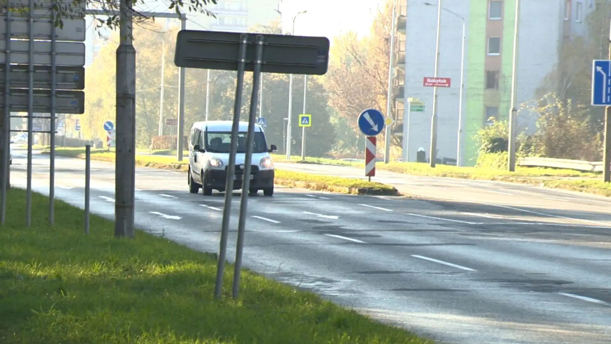 Na ceste v Leviciach žiadajú bezpečnostné prvky. 