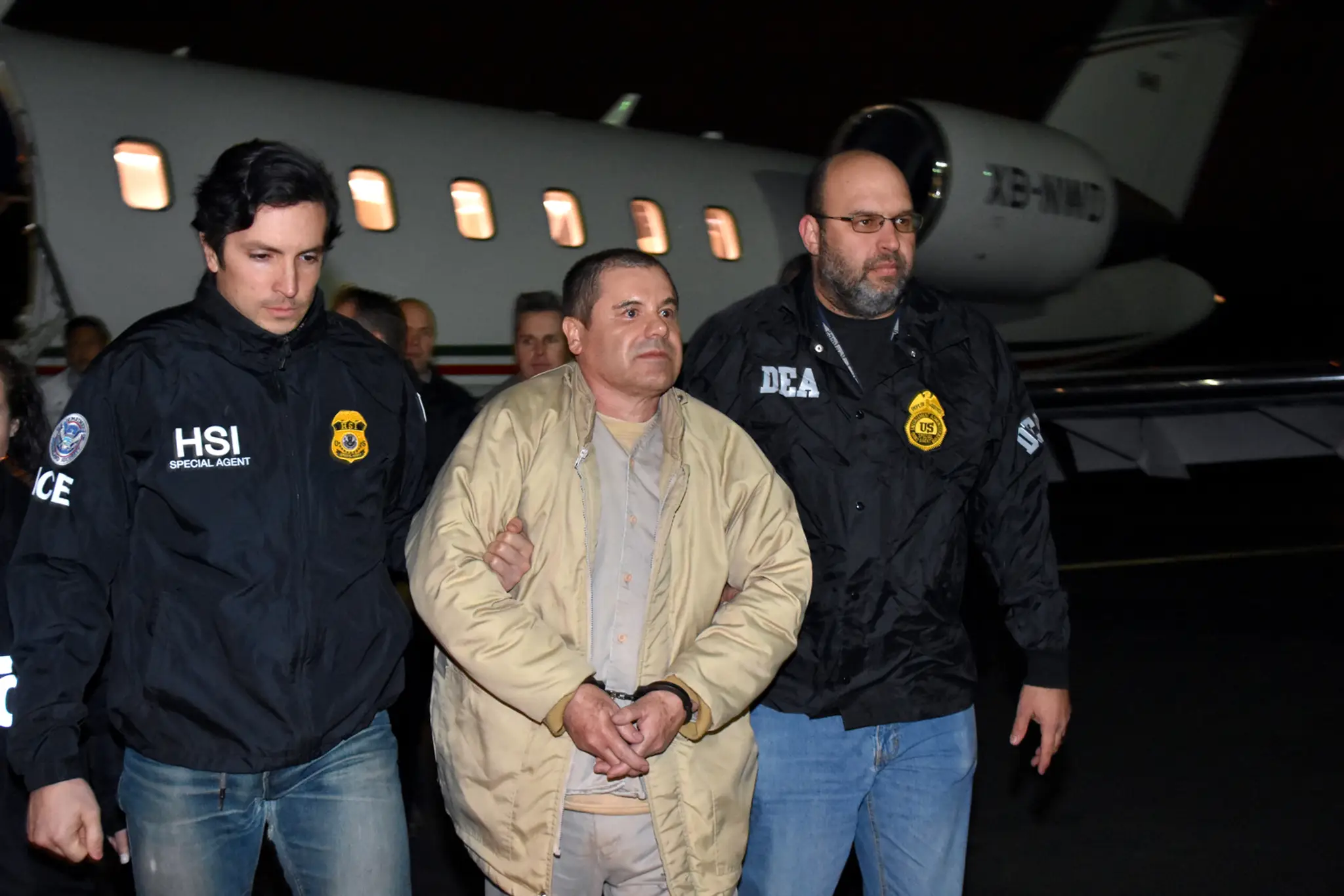 Mexická vláda oznámila, že vydala na trestné stíhanie do USA narkobaróna Joaquína El Chapa Guzmána.