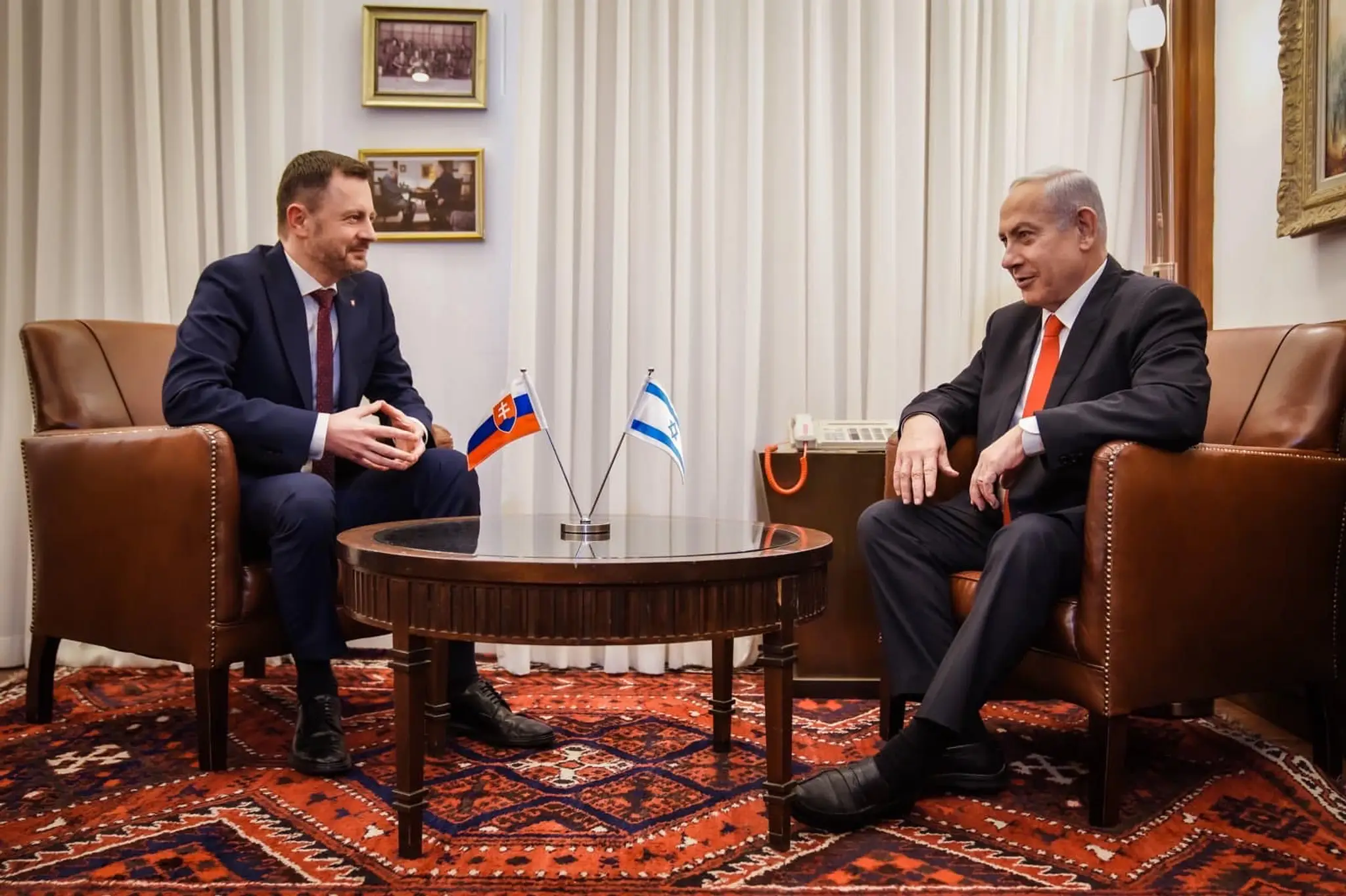 Premiér SR Eduard Heger s izraelským náprotivkom Benjaminom Netanjahuom.