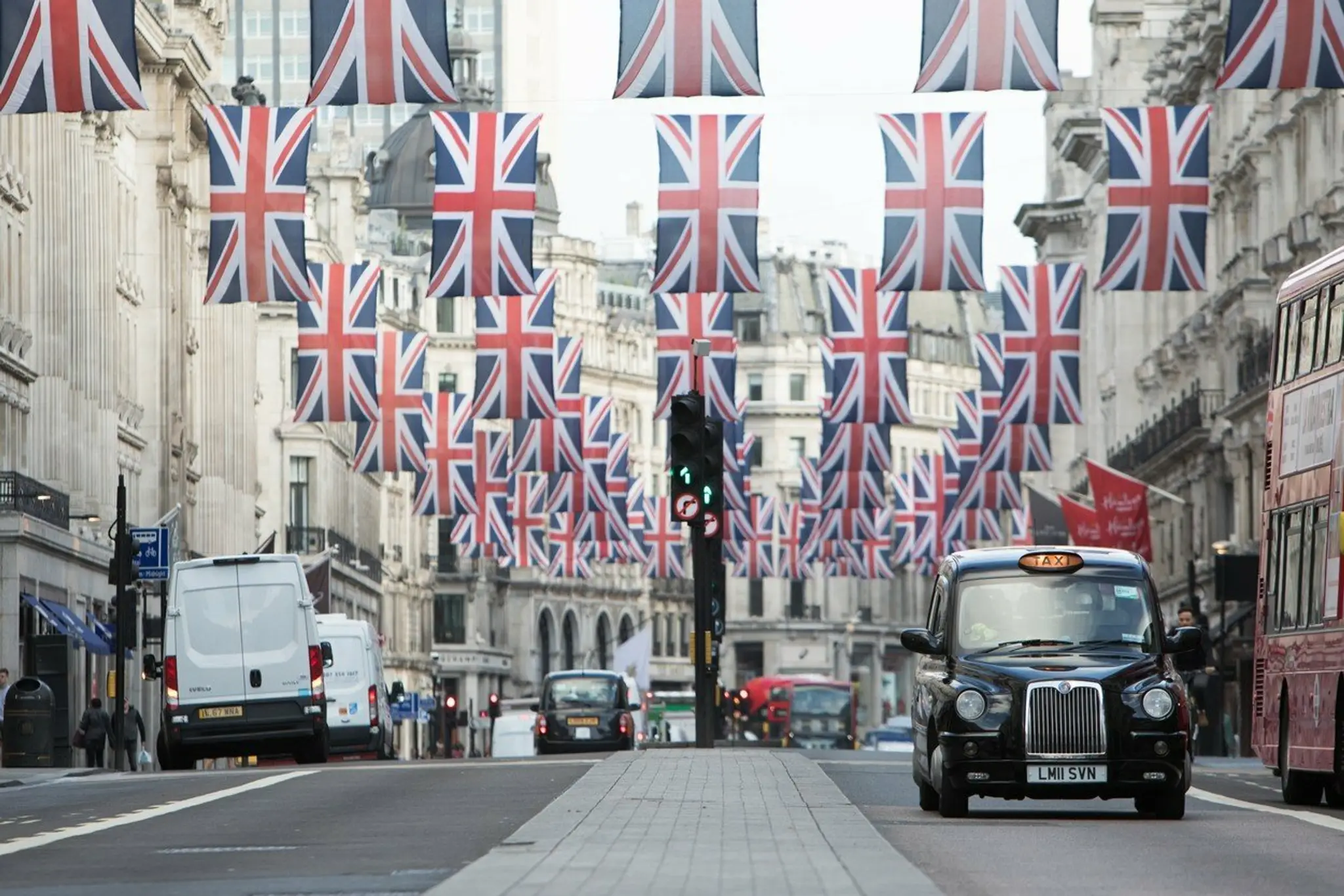 Britské vlajky na Regent Street v Londýne