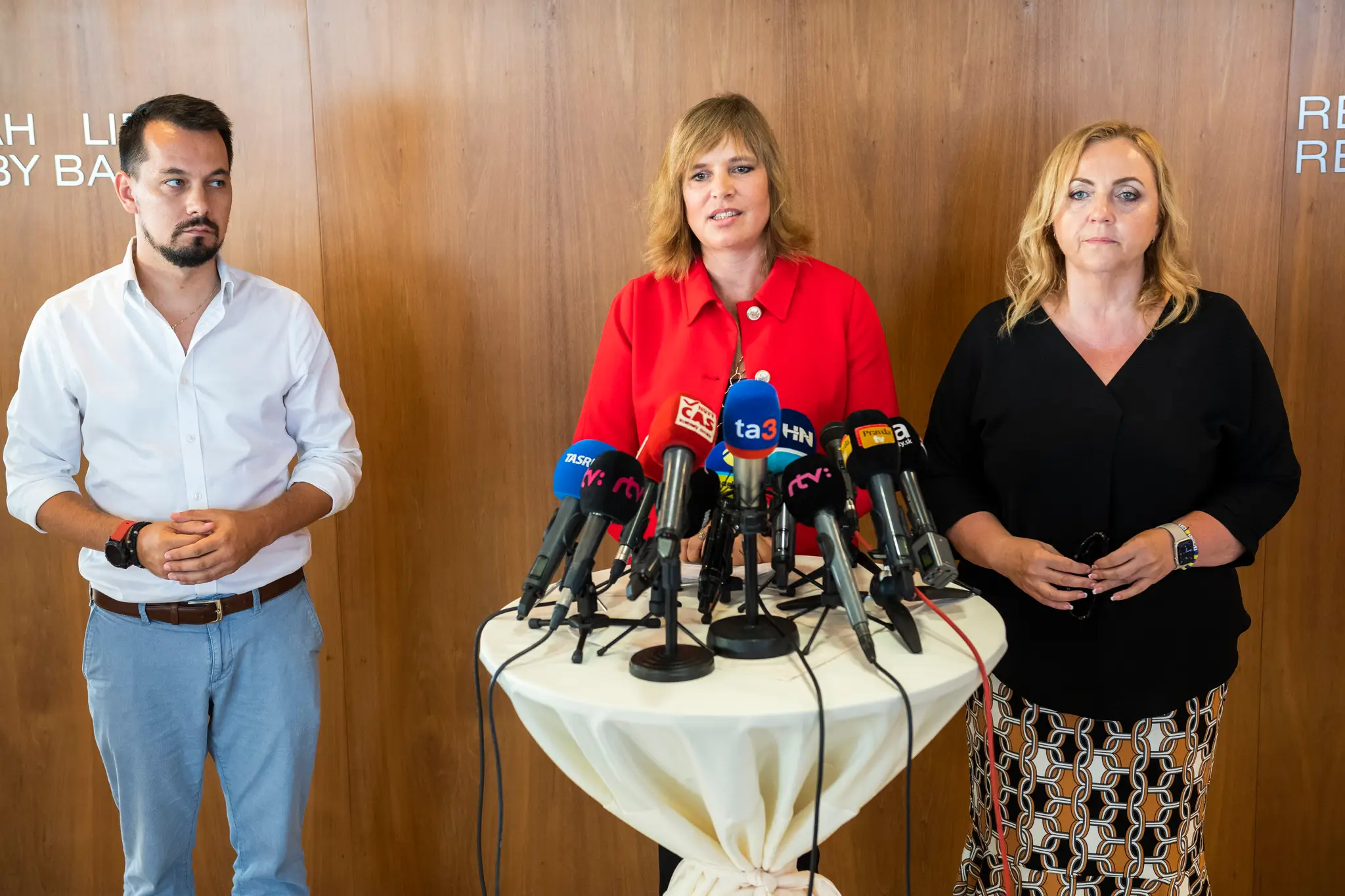 Juraj Šeliga, Veronika Remišová a Viera Leščáková