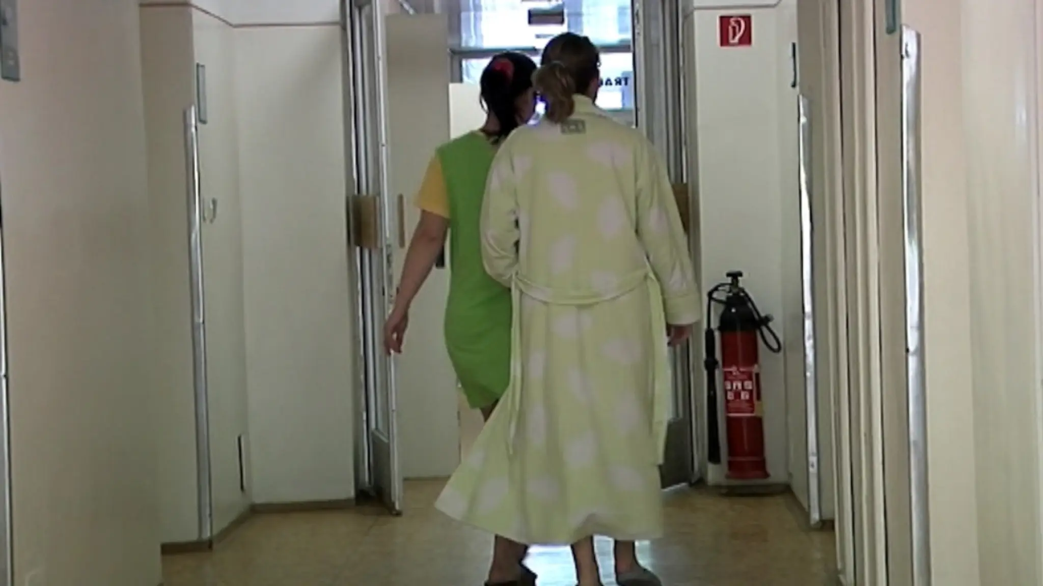 Žena potratila v sprchách