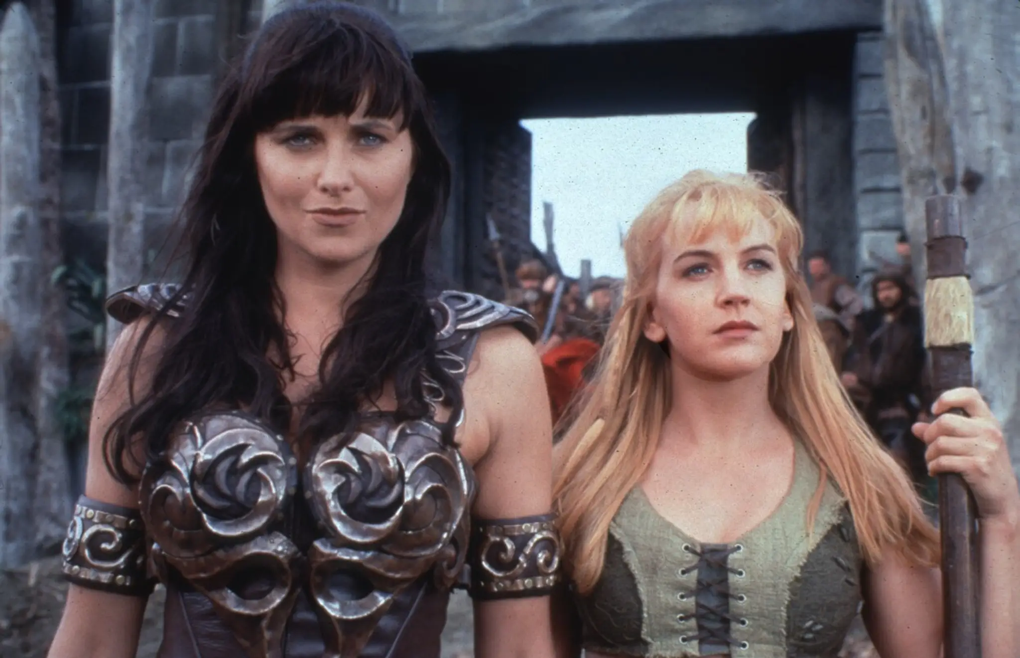 Xena (Lucy Lawless) a Gabriela (Reneé O'Connor)
