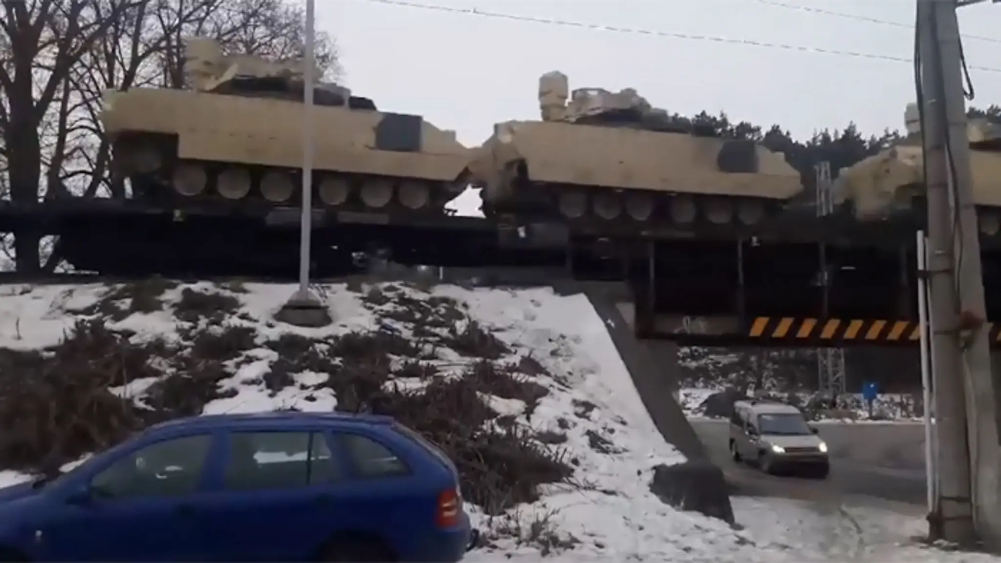 Cez Sabinov a Prešov presúvali Američania vojenskú techniku.