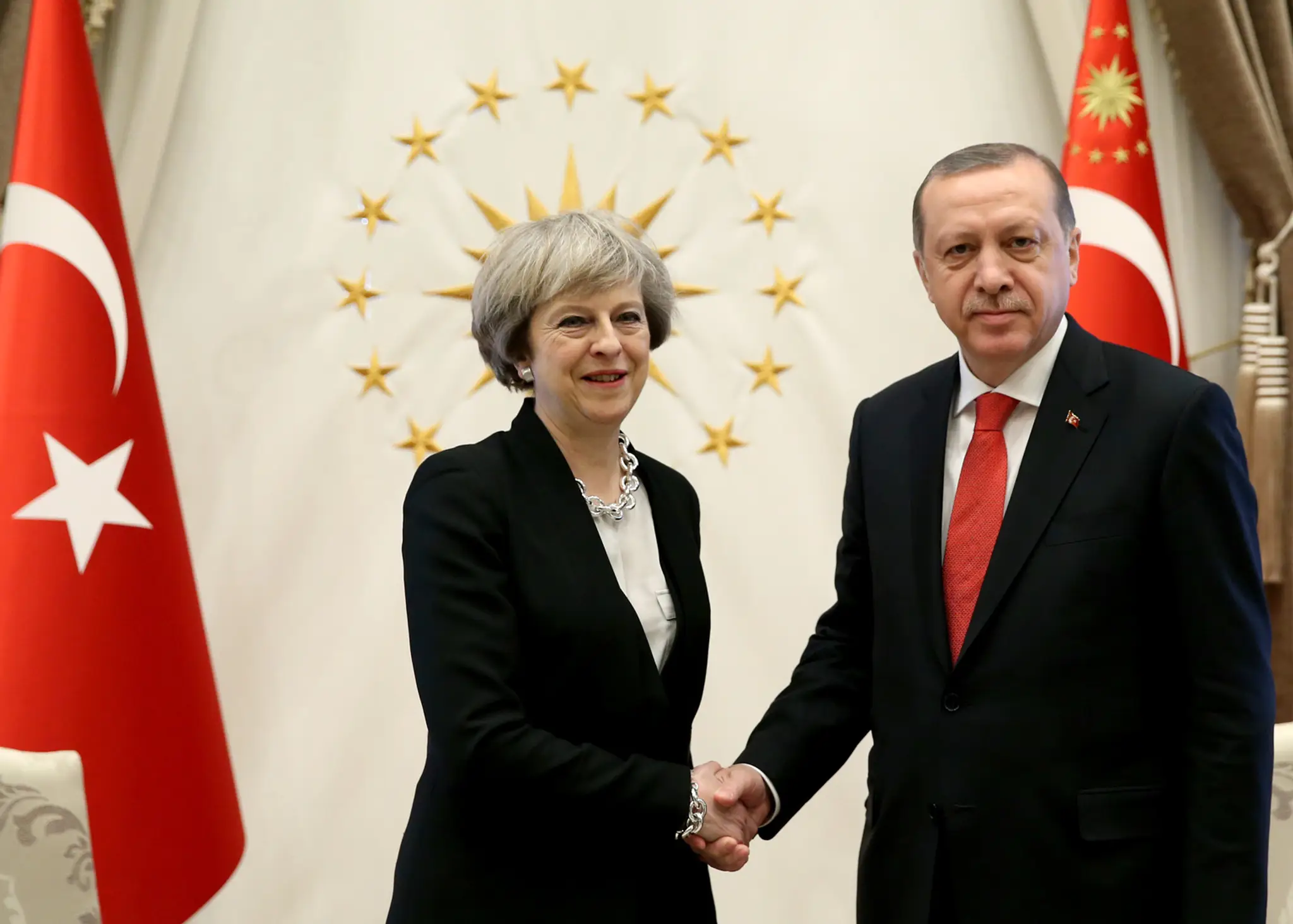 Turecký prezident Recep Tayyip Erdogan (vpravo) a britská premiérka Theresa Mayová