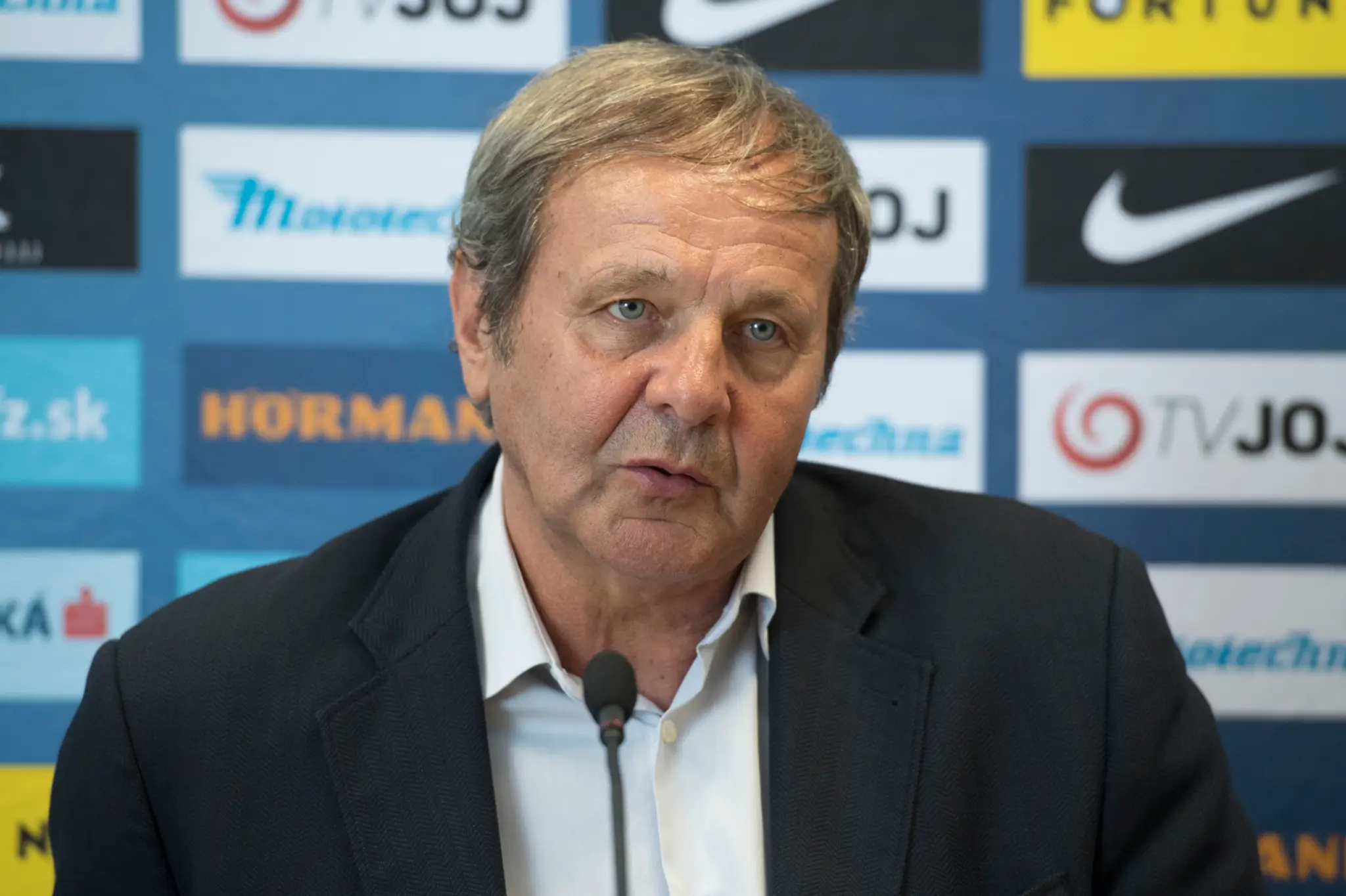Tréner slovenskej futbalovej reprezentácie Ján Kozák.