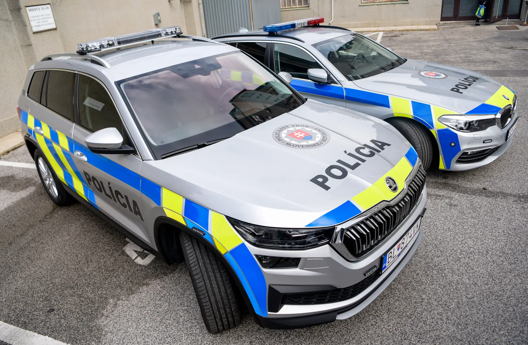 Nové policajné vozidlá.