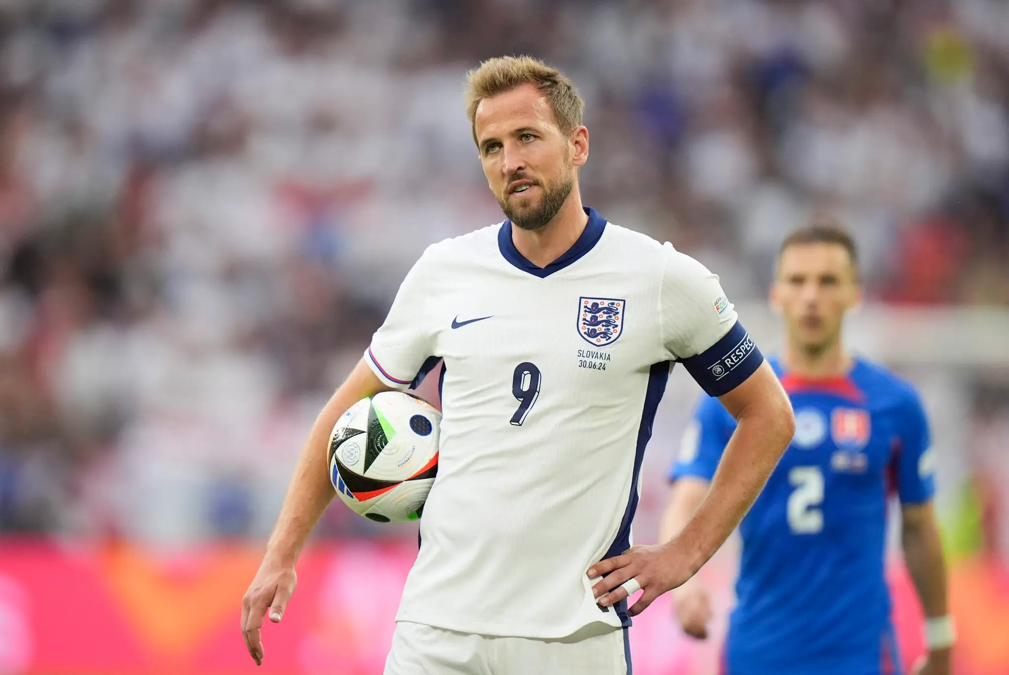 Angličan Harry Kane reaguje v osemfinále ME 2024 proti Slovensku.