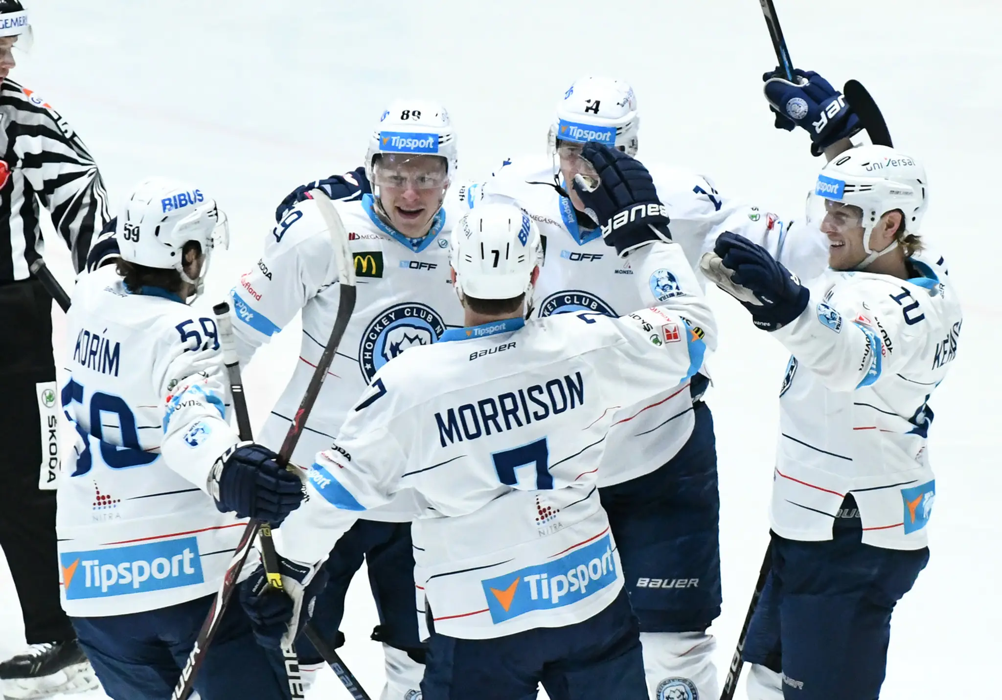 Fíni do 20 rokov oslavujú triumf na MS nad USA.