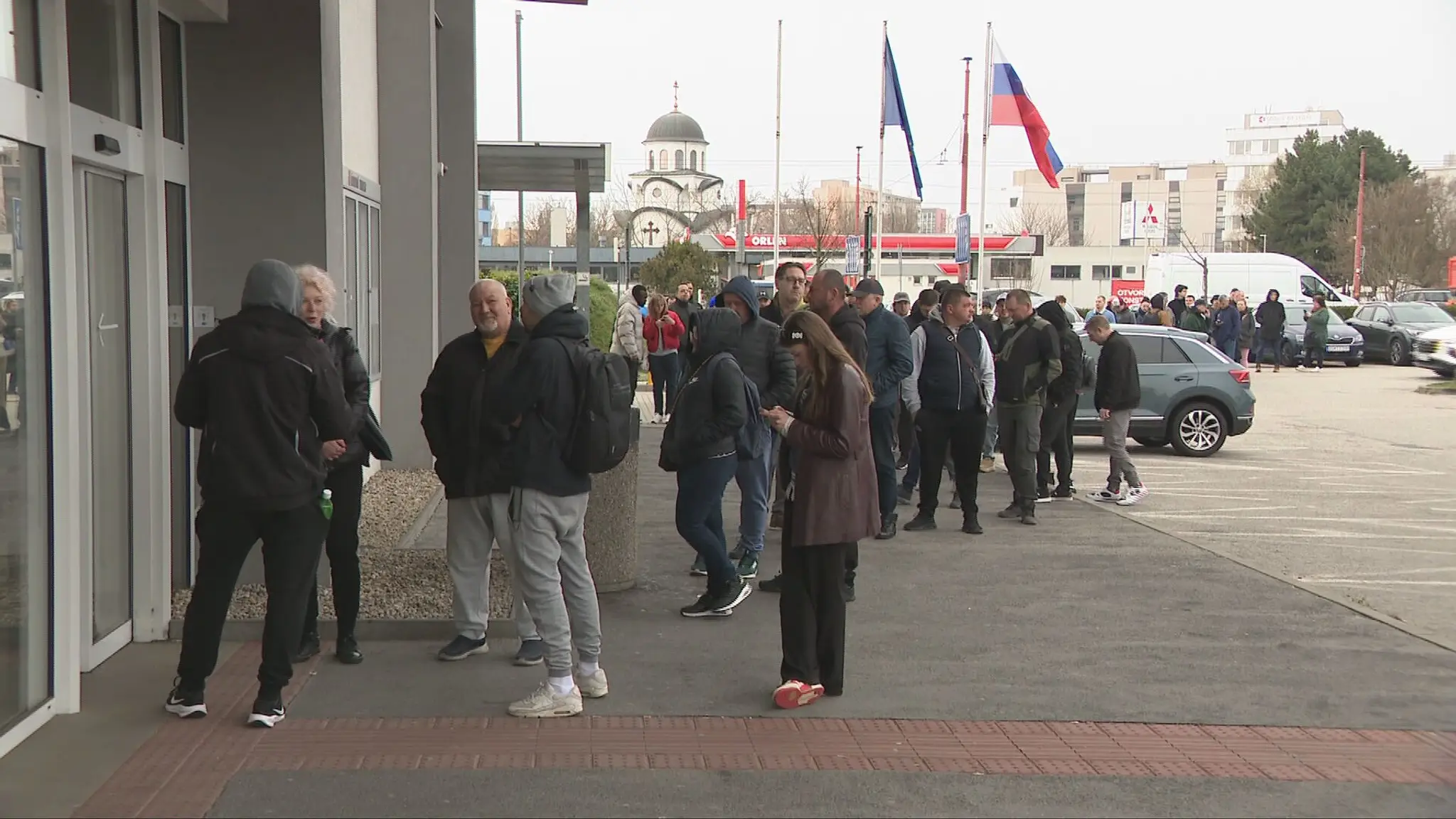 Rad pred klientskym centrom v Bratislave