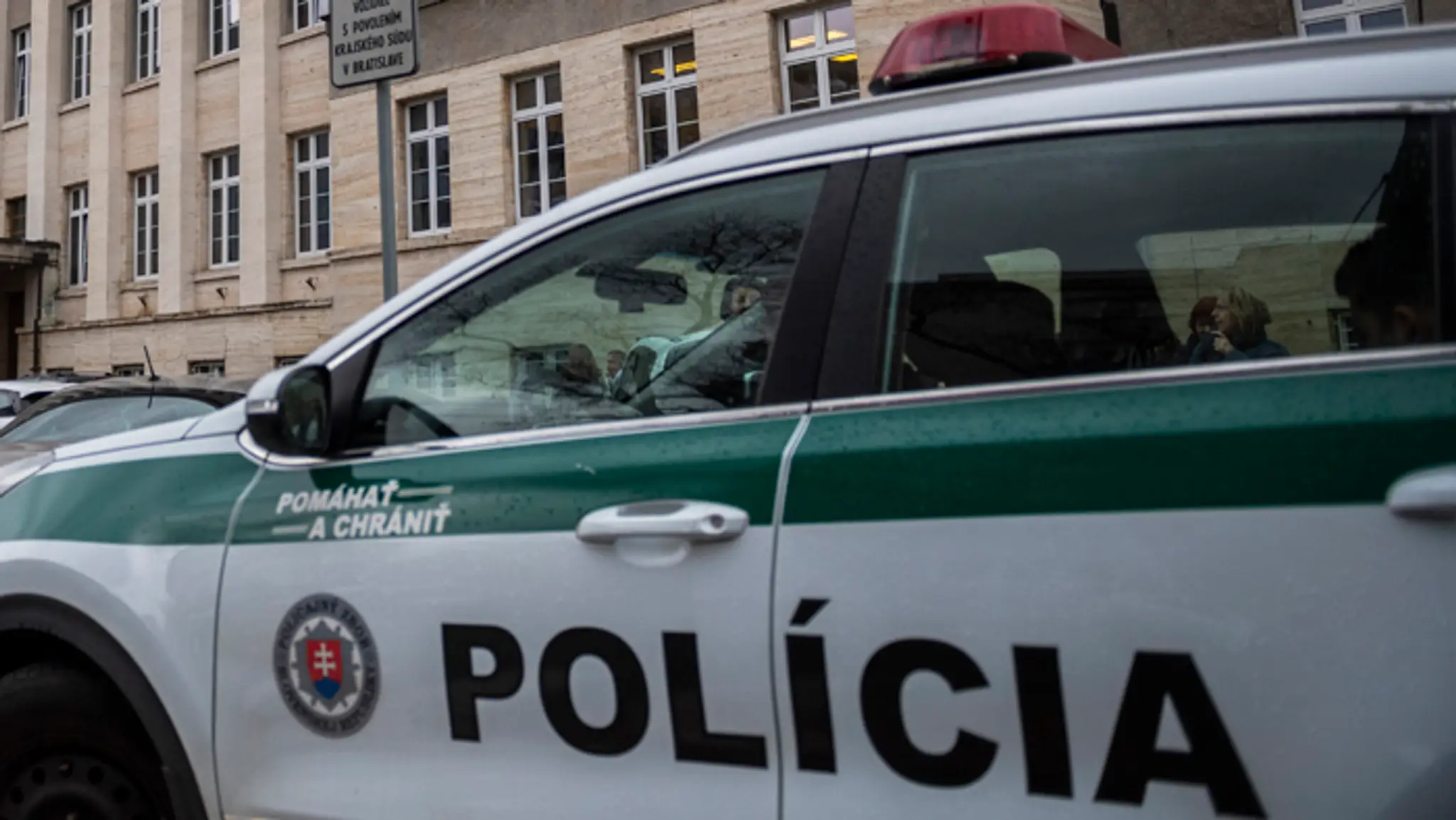 Policajné auto.