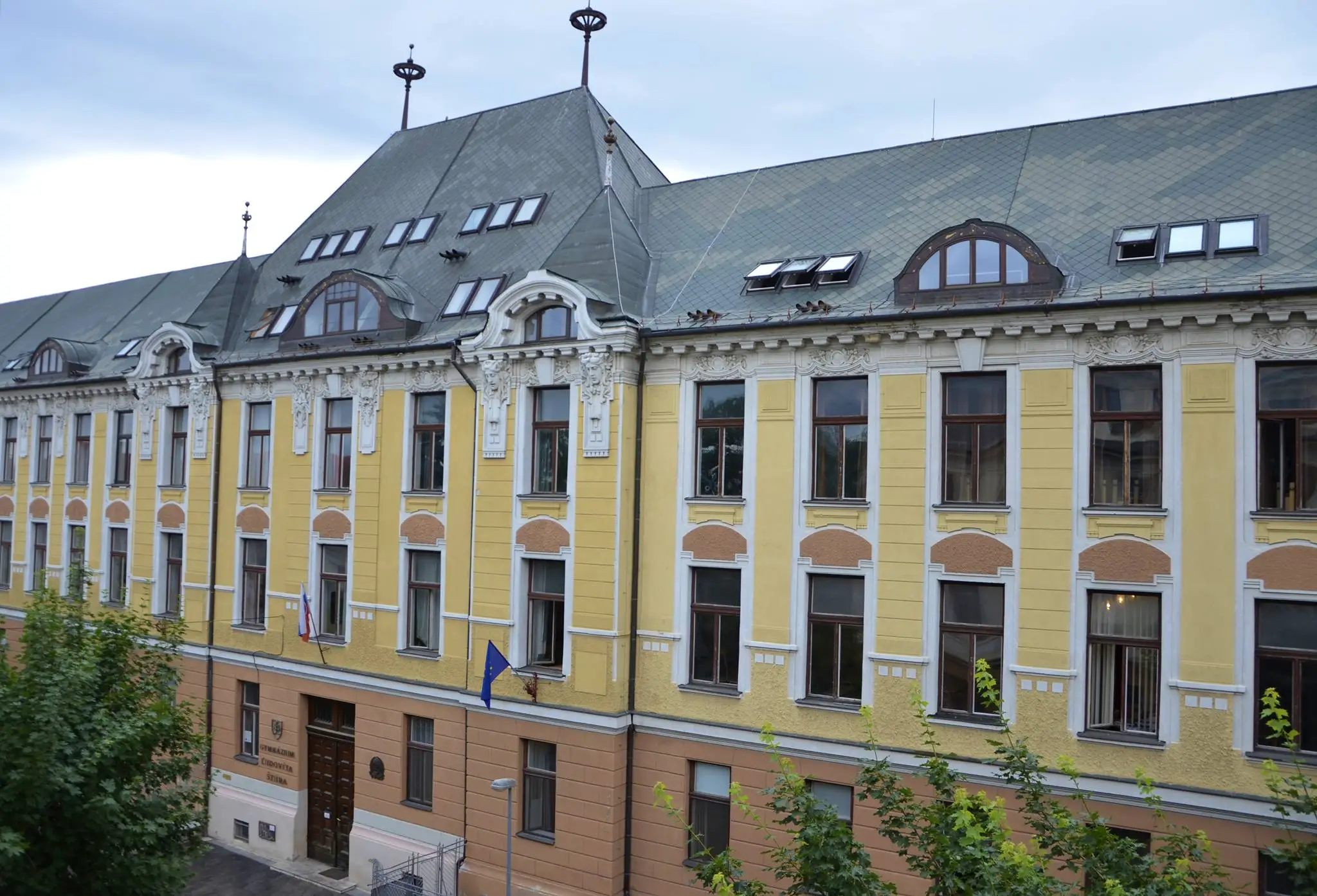 Gymnázium Ľ. Štúra v Trenčíne.