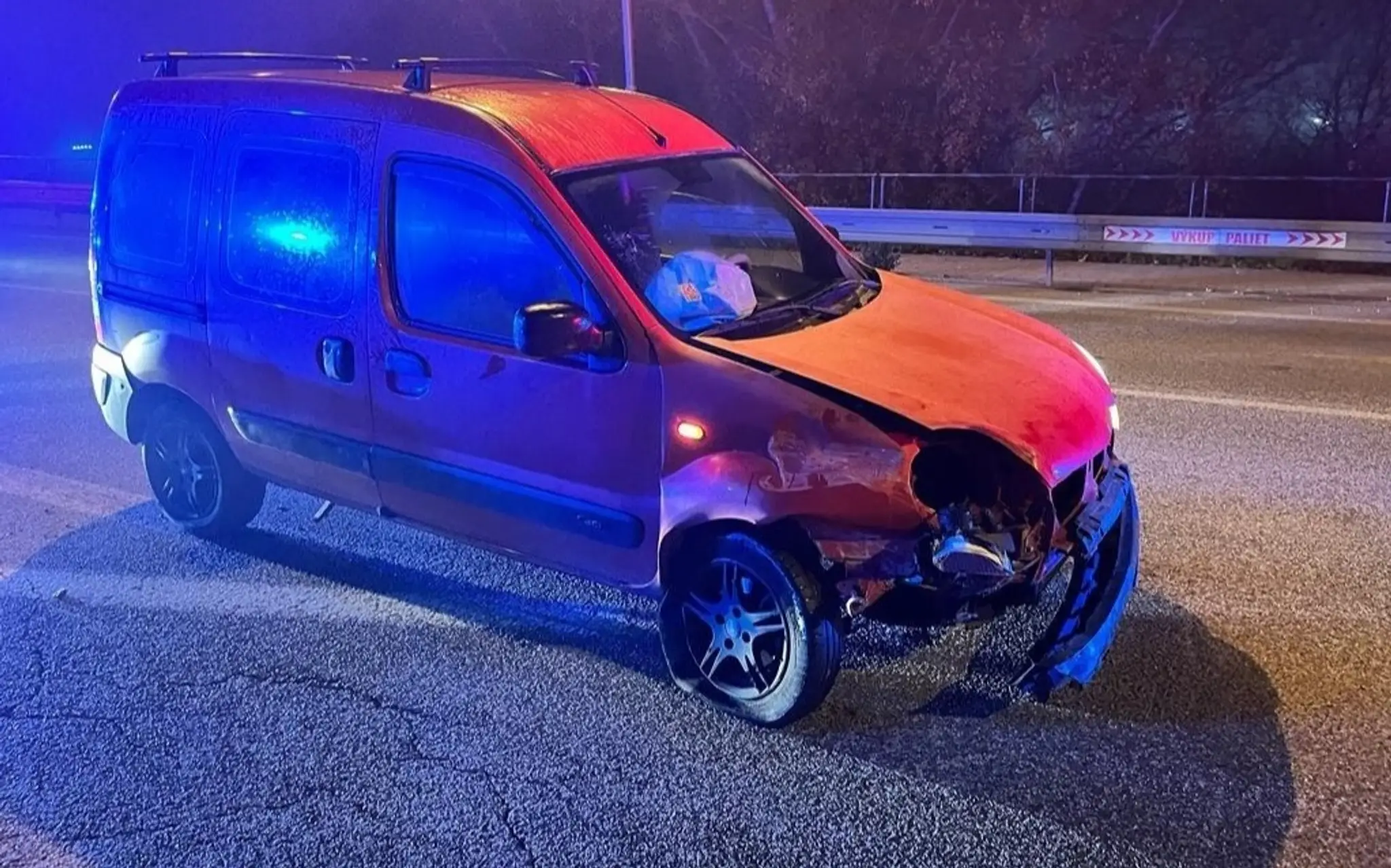 Havarované auto. (cropped)