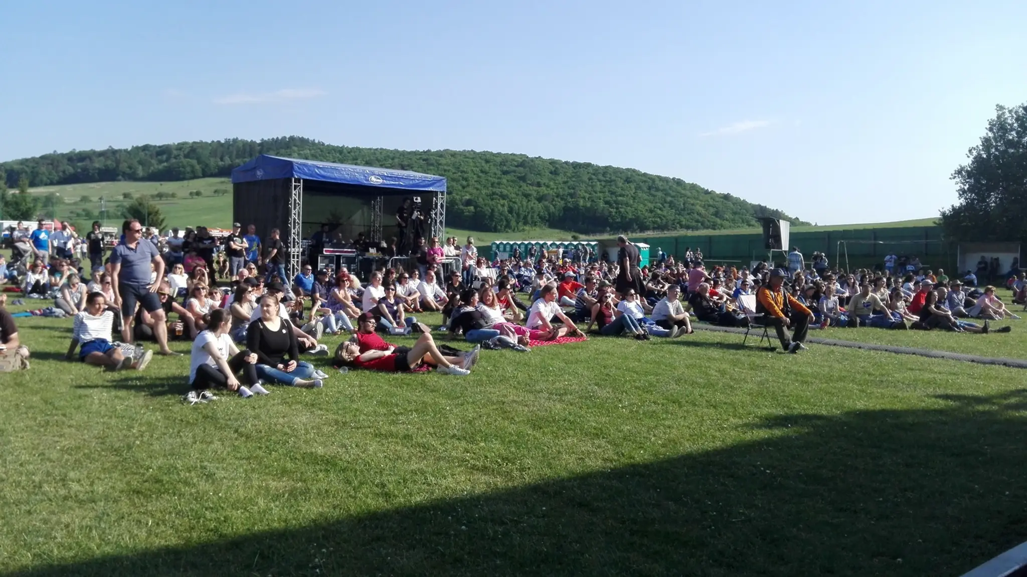 Namiesto svadby bol koncert.