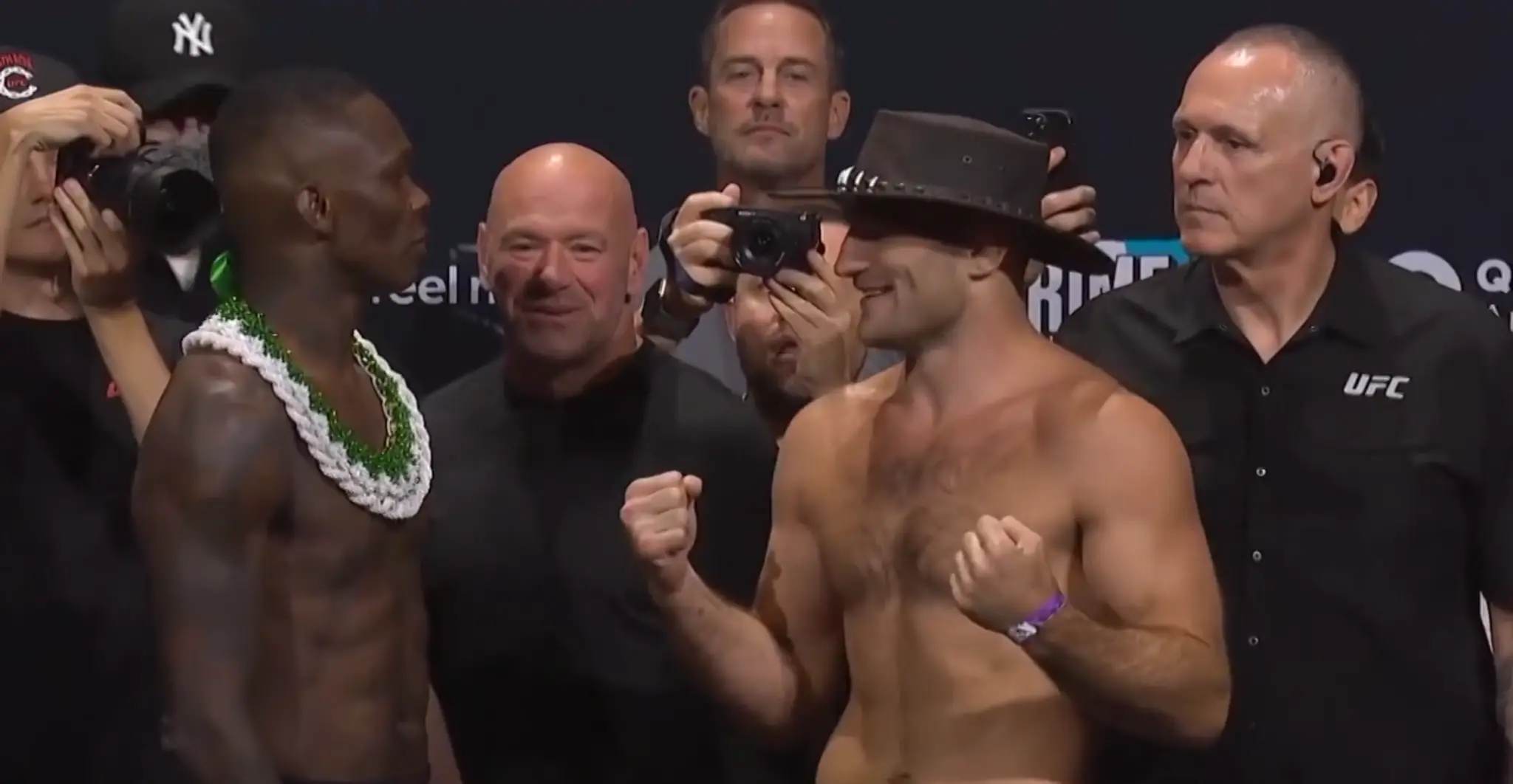 Adesanya vs Strickland.
