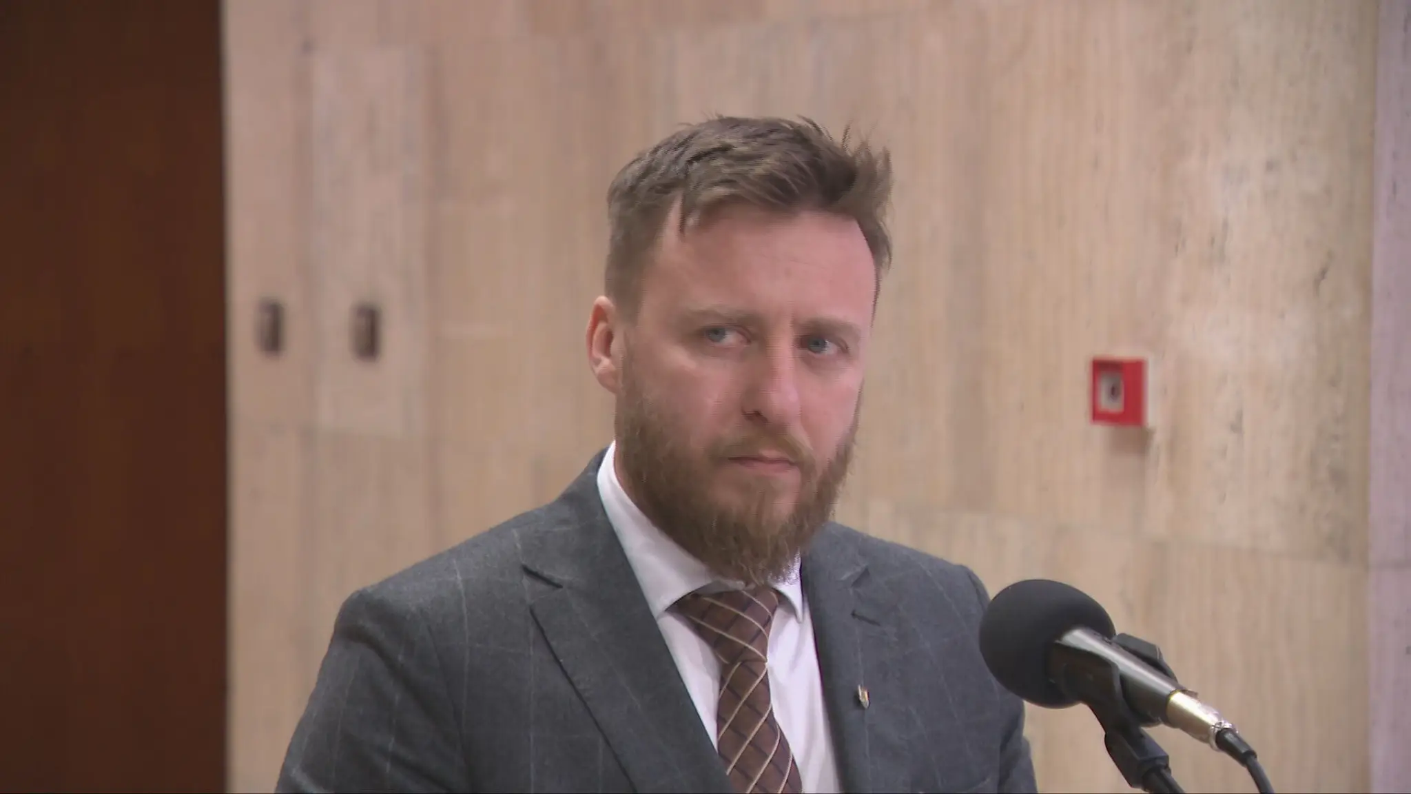 Splnomocnenec vlády na prešetrenie riadenia pandémie a poslanec SNS Peter Kotlár.