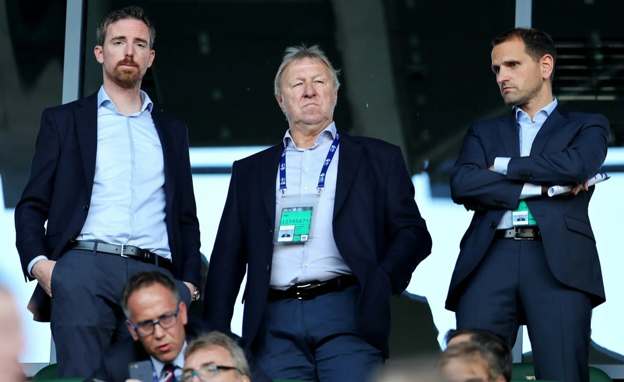 Na snímke v strede Horst Hrubesch, športový riaditeľ Nemeckého futbalového zväzu.