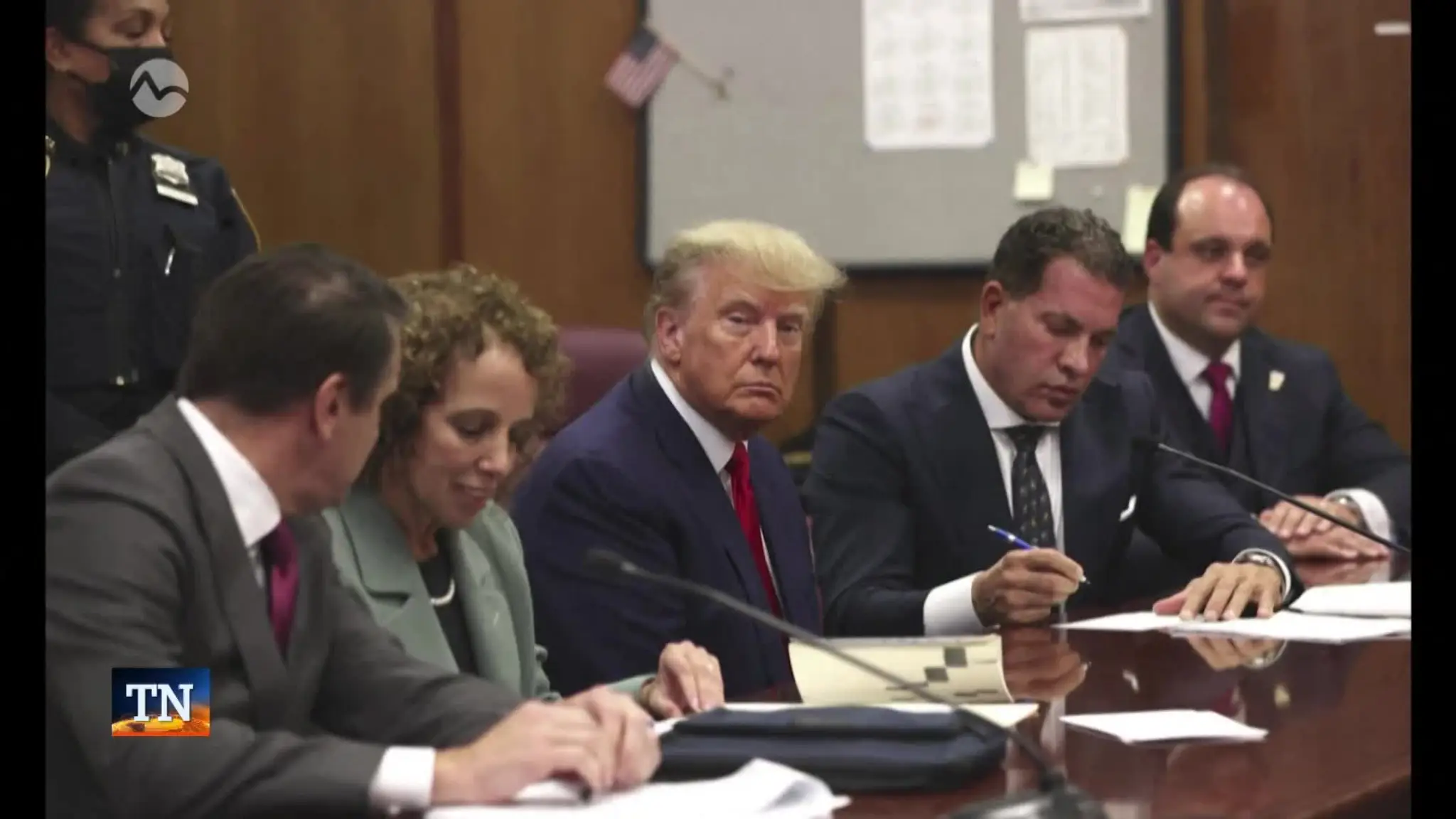 2023-04-05-PTN-5-Obzalovany-Donald-Trump