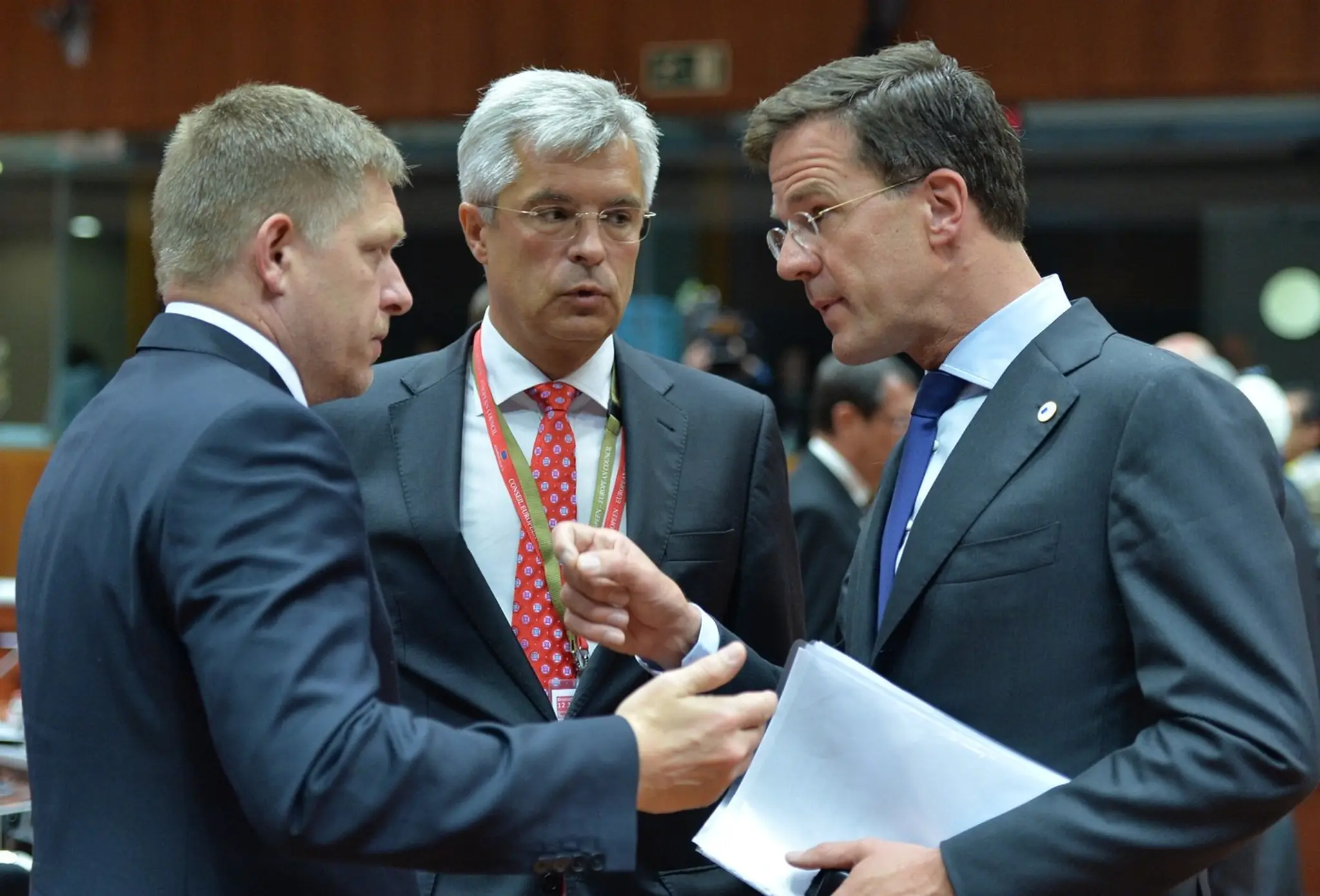 Robert Fico a Mark Rutte na archívnej snímke z roku 2015.