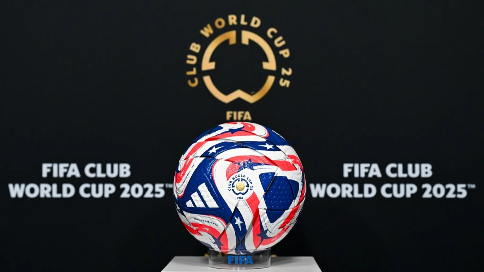 Oficiálna lopta a logo MS klubov FIFA 2025
