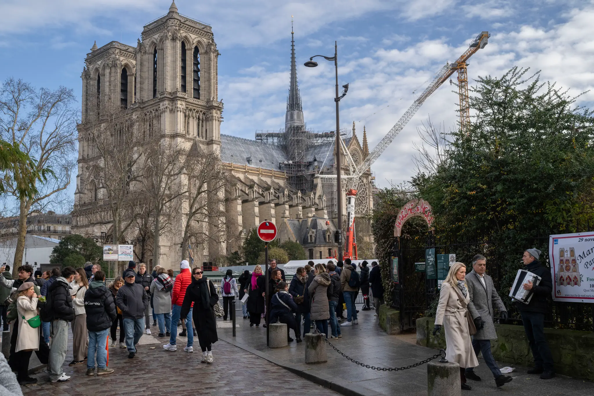 V Paríži sa znovuotvorila katedrála Notre-Dame
